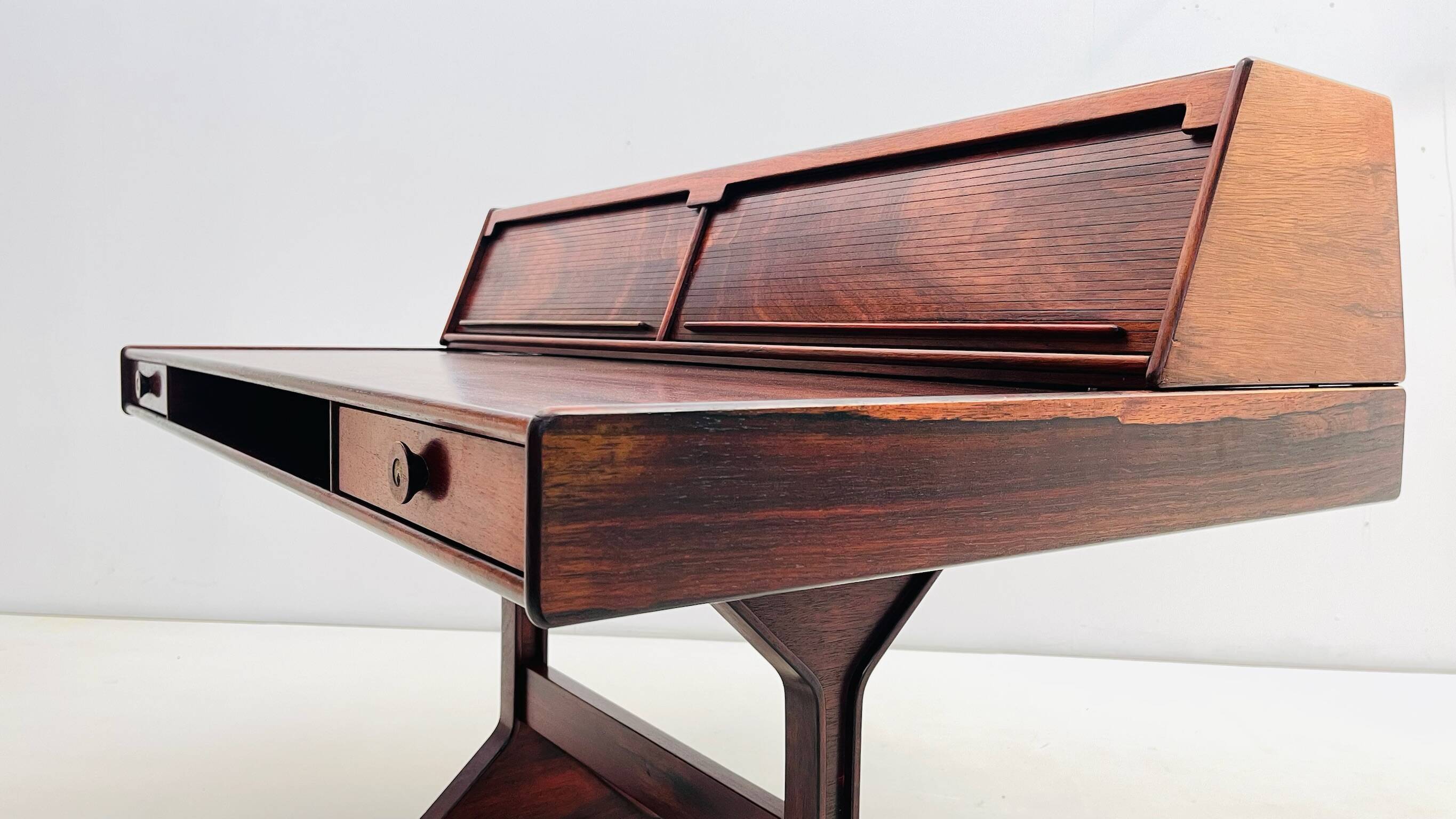Bureau Model 530 par Gianfranco Fratini