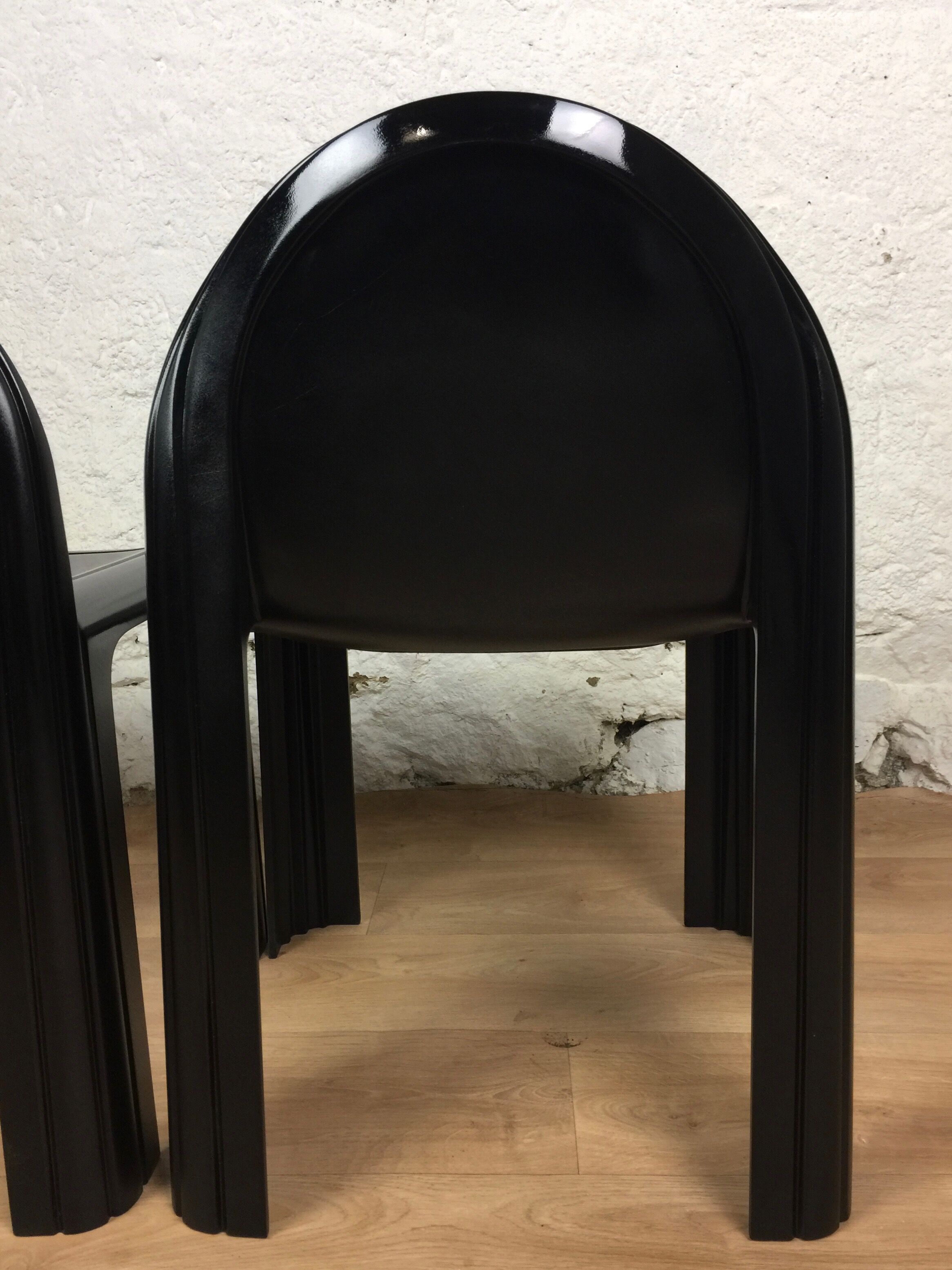 Pair of chairs n°4854 by Gae Aulenti