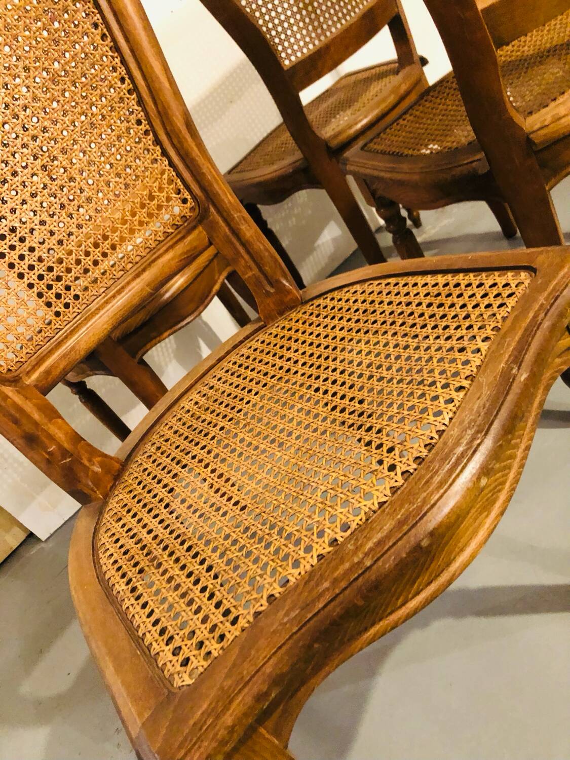 Set of 4 caned medallion chairs in Louis XVI style - Excellent condition - Oak