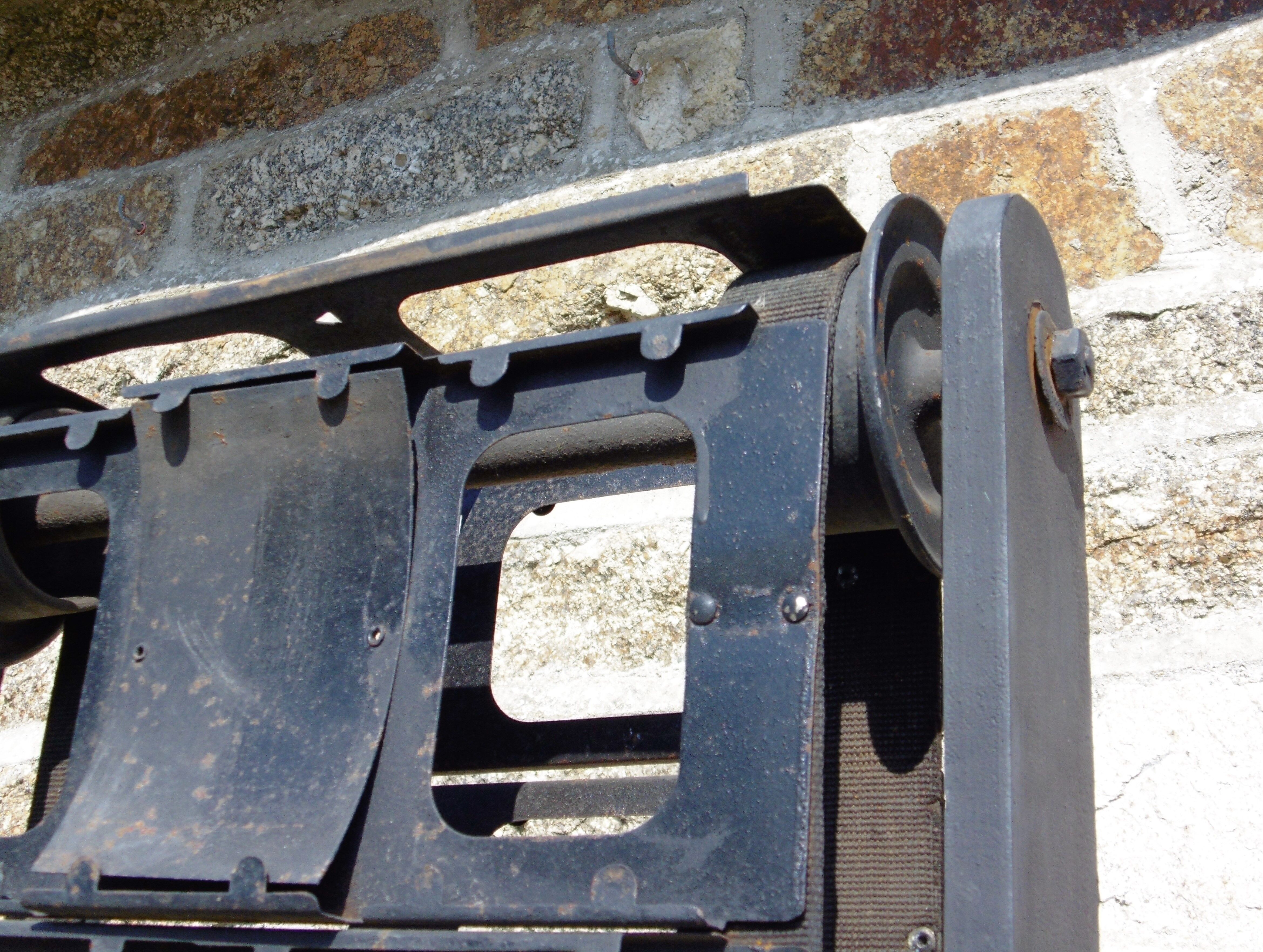 Former postcard drop-down display