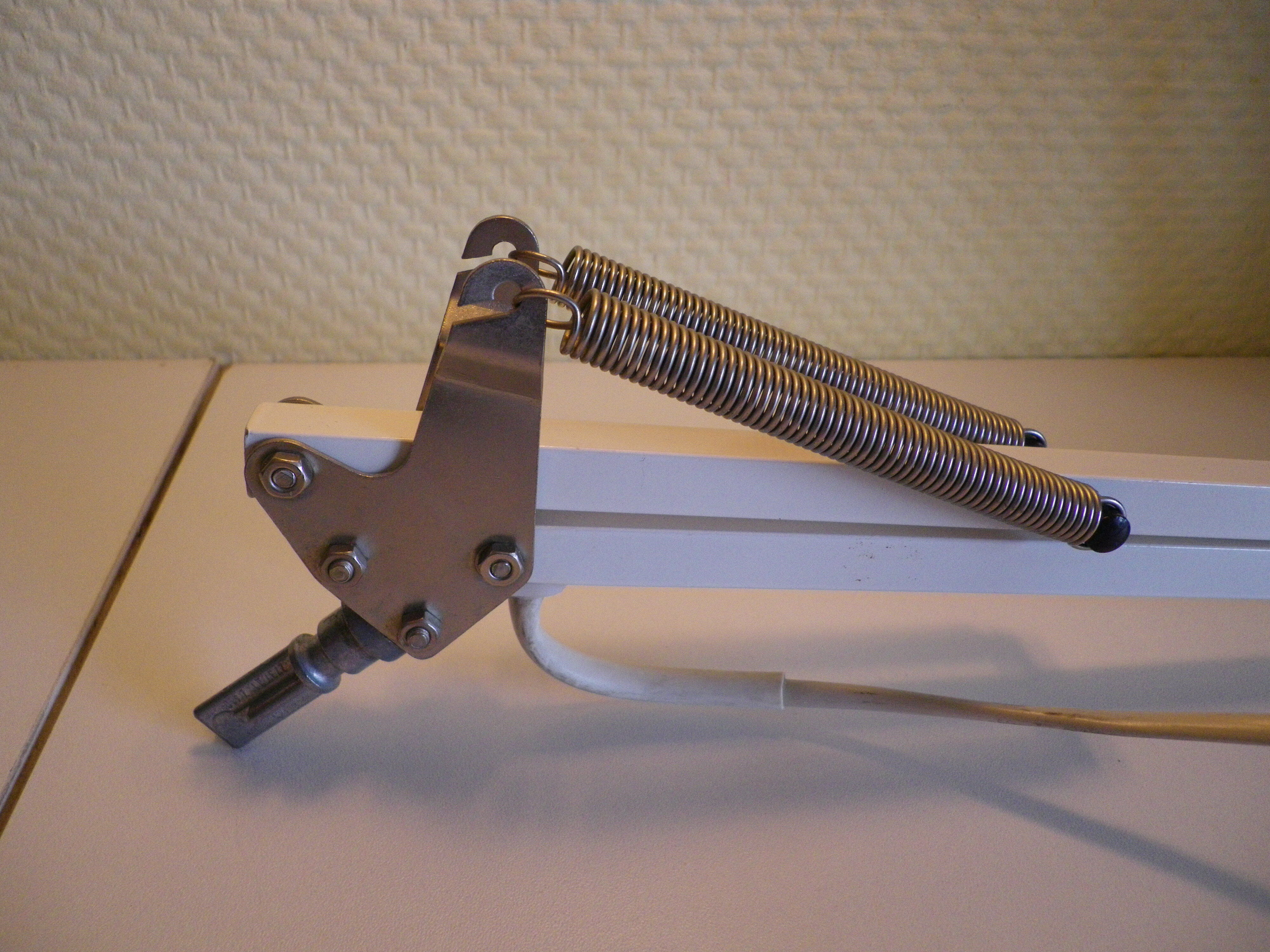 Enamelled tole articulated lamp - 2 arms - 70s