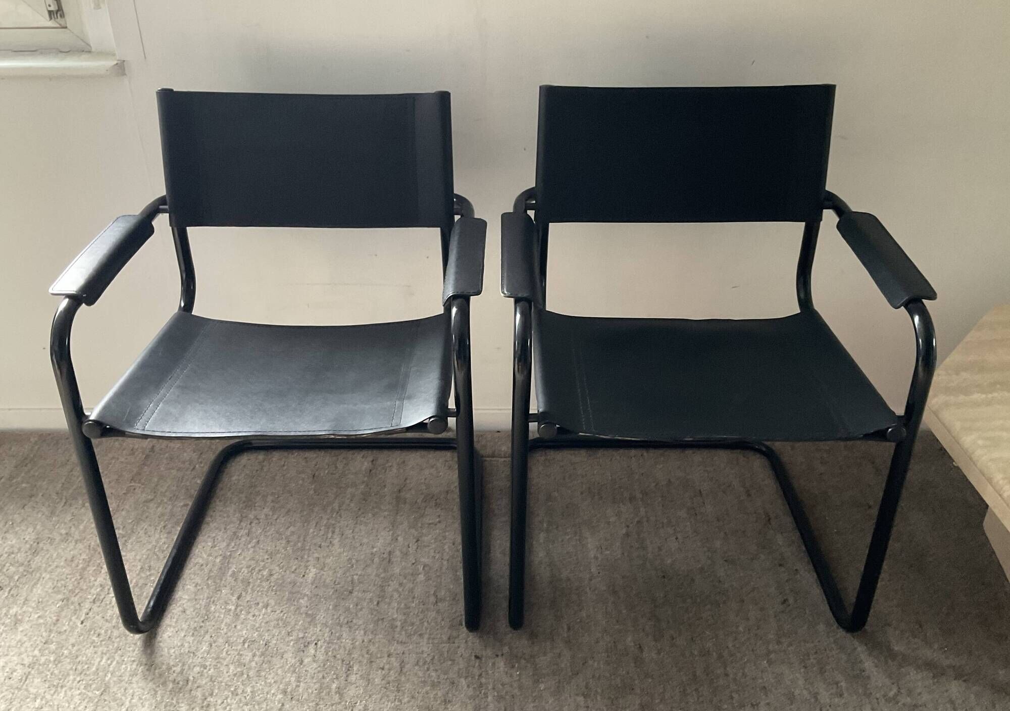 Pair of vintage Cantilever chairs from the 70s-80s