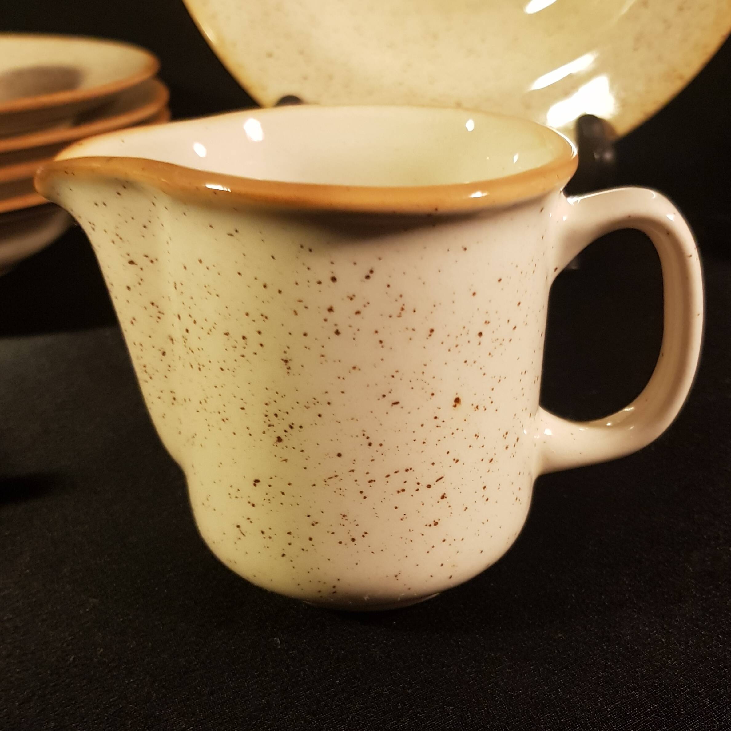 Pot à lait en grès