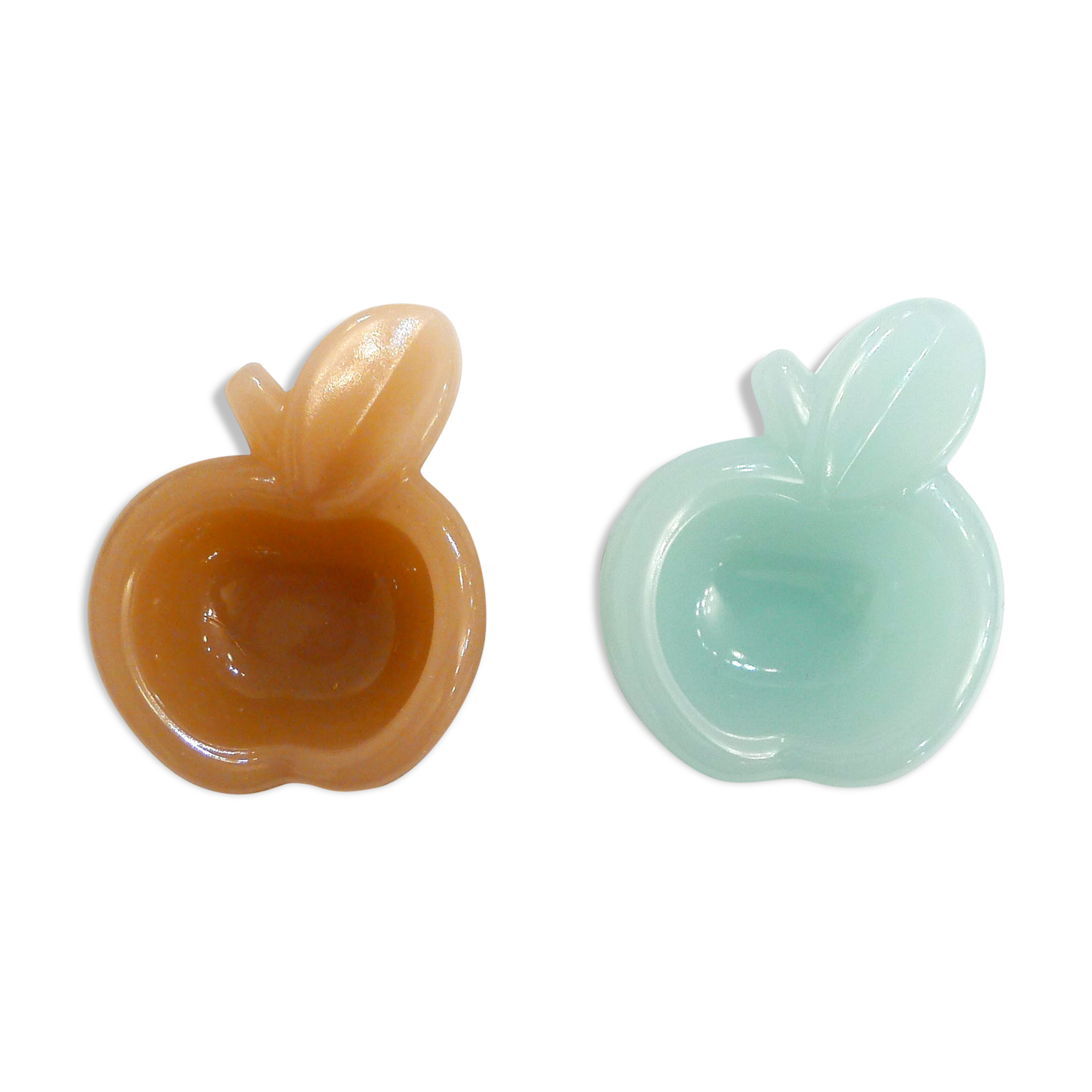 Pair of Apple opalin ashtrays