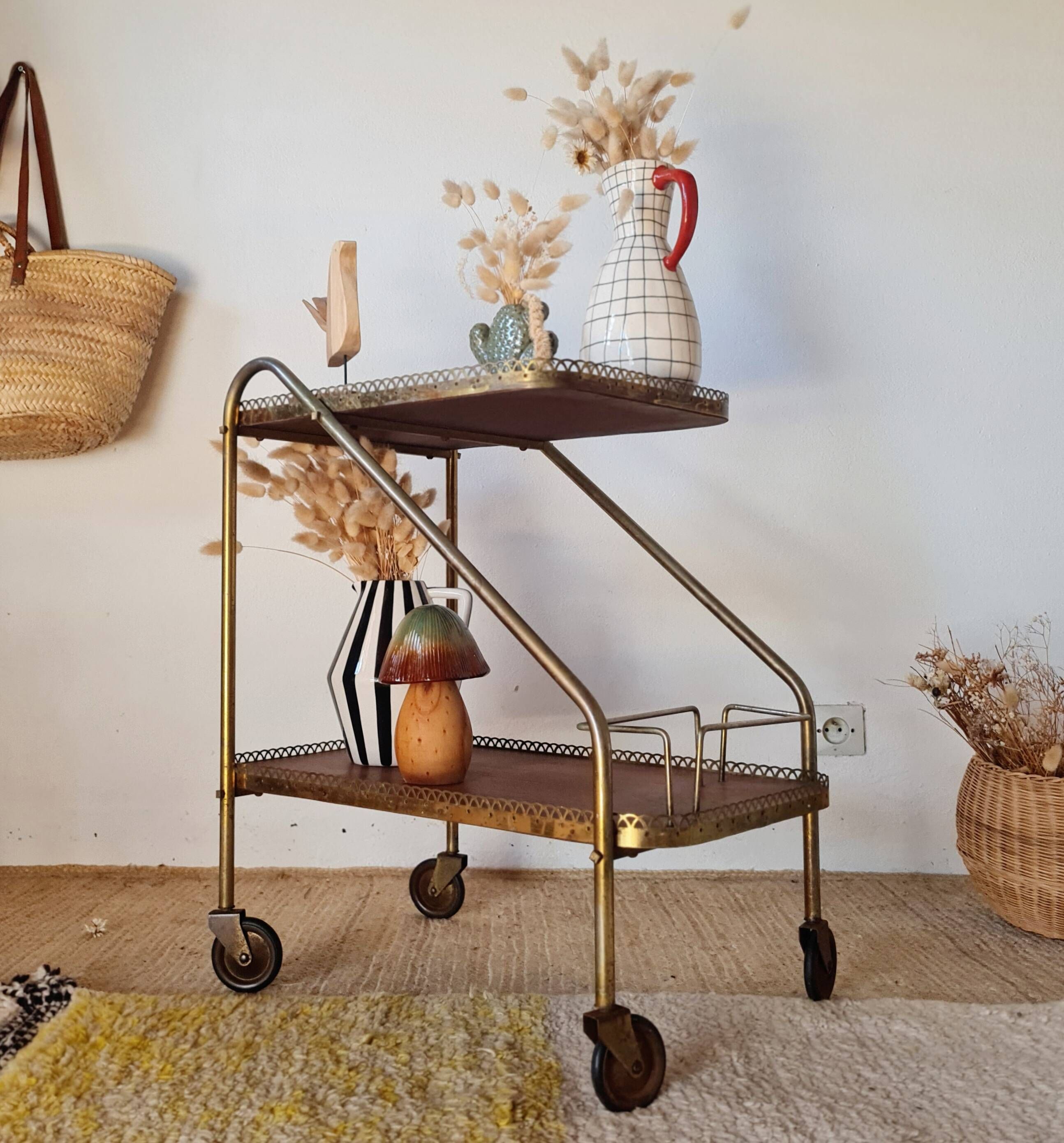 Vintage 1950s dessert bar - Gold metal and wood formica trays