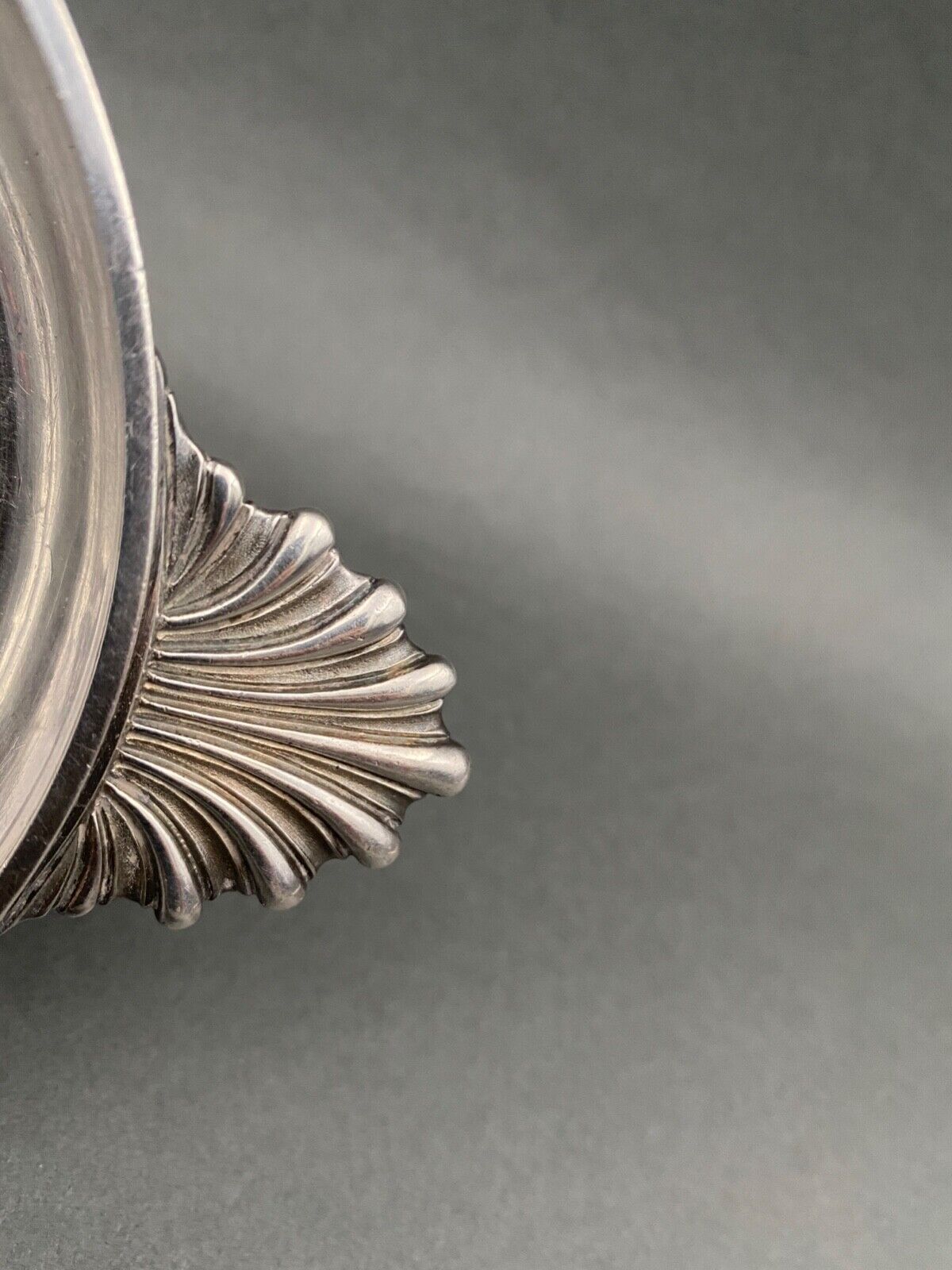 Late nineteenth century Minerva Scallop sockets