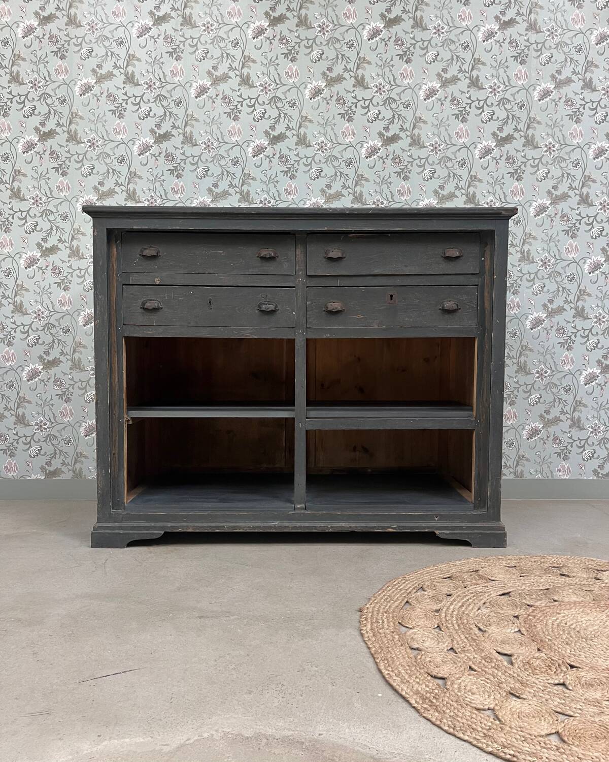 Patinated workshop furniture