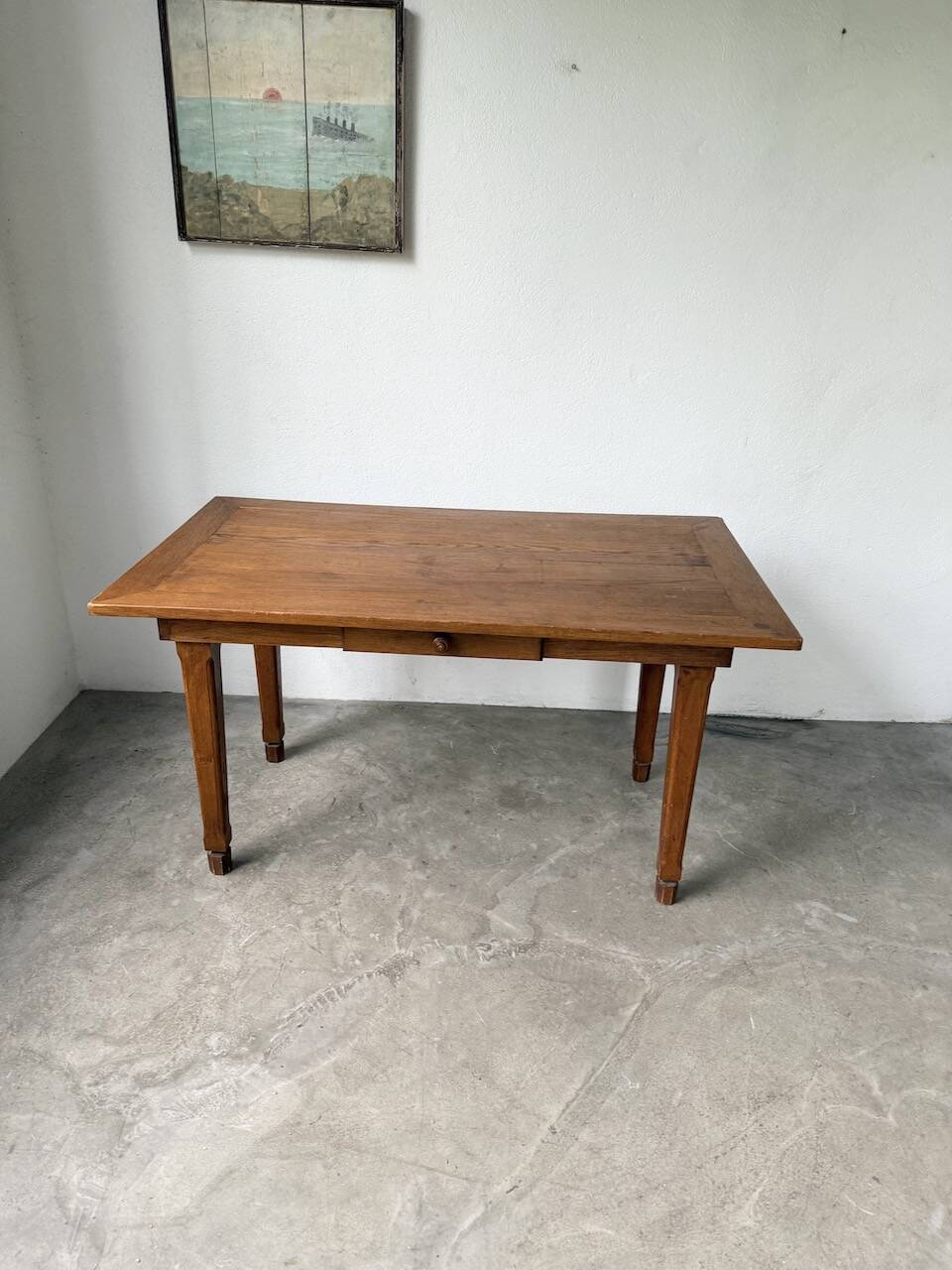 Extendable farmhouse table in oak