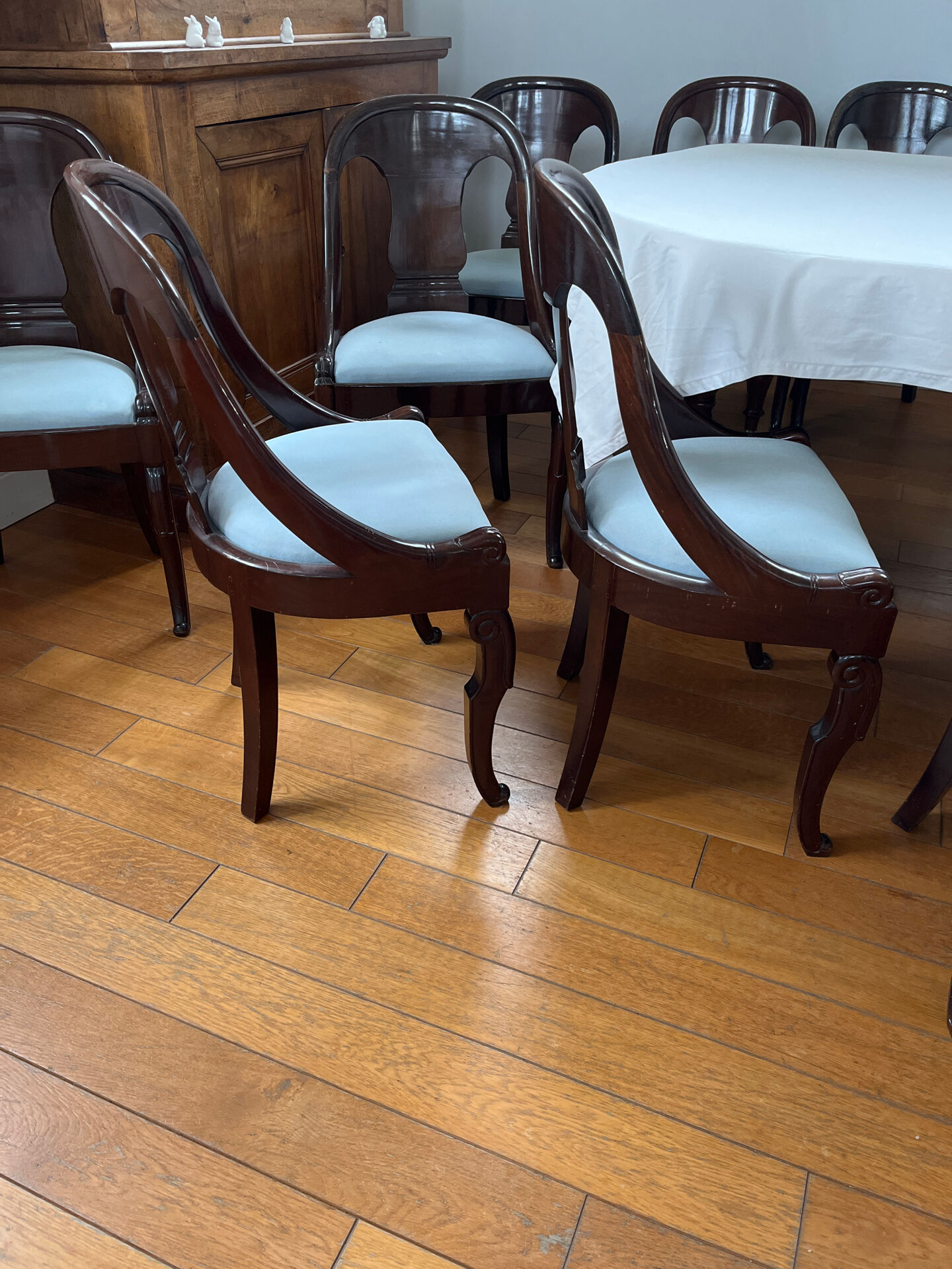 8 solid mahogany chairs