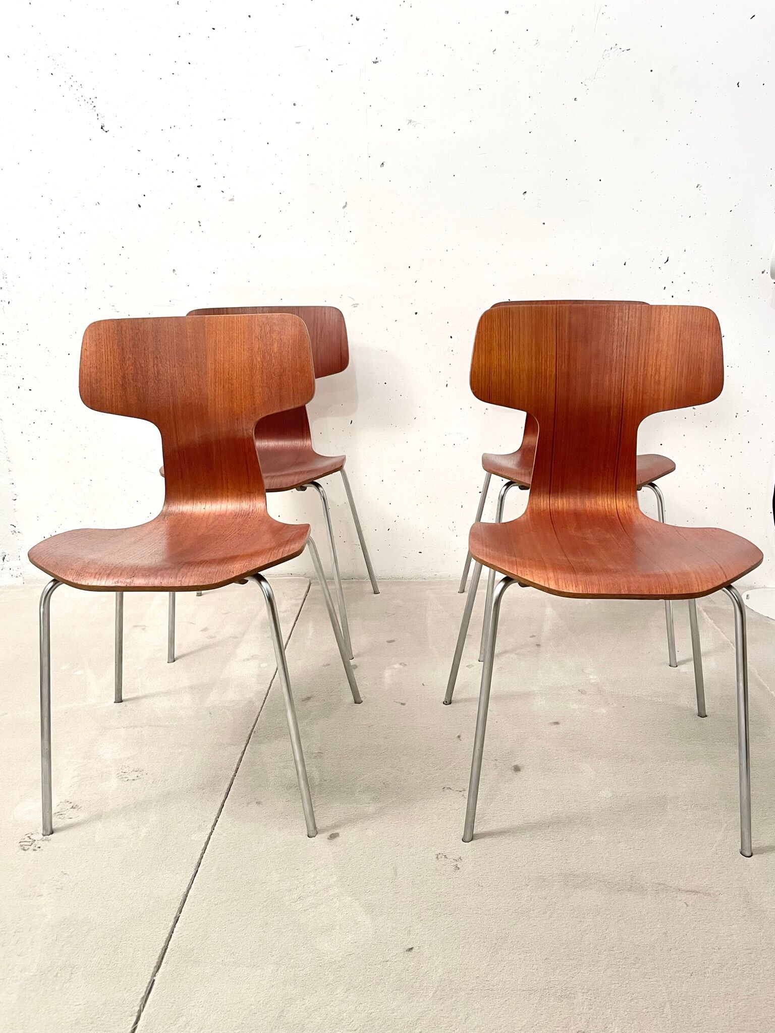 Series of 4 chairs Hammer Model 3103 , Arne Jacobsen, Fritz Hansen 1971