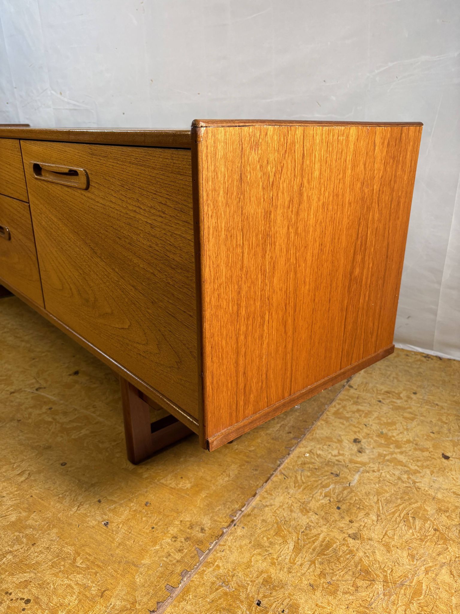 Vintage Retro Teak Sideboard 1960s Mid-Century Engels Danish & Scandinavian