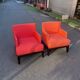 Paires des fauteuils rouge. 
