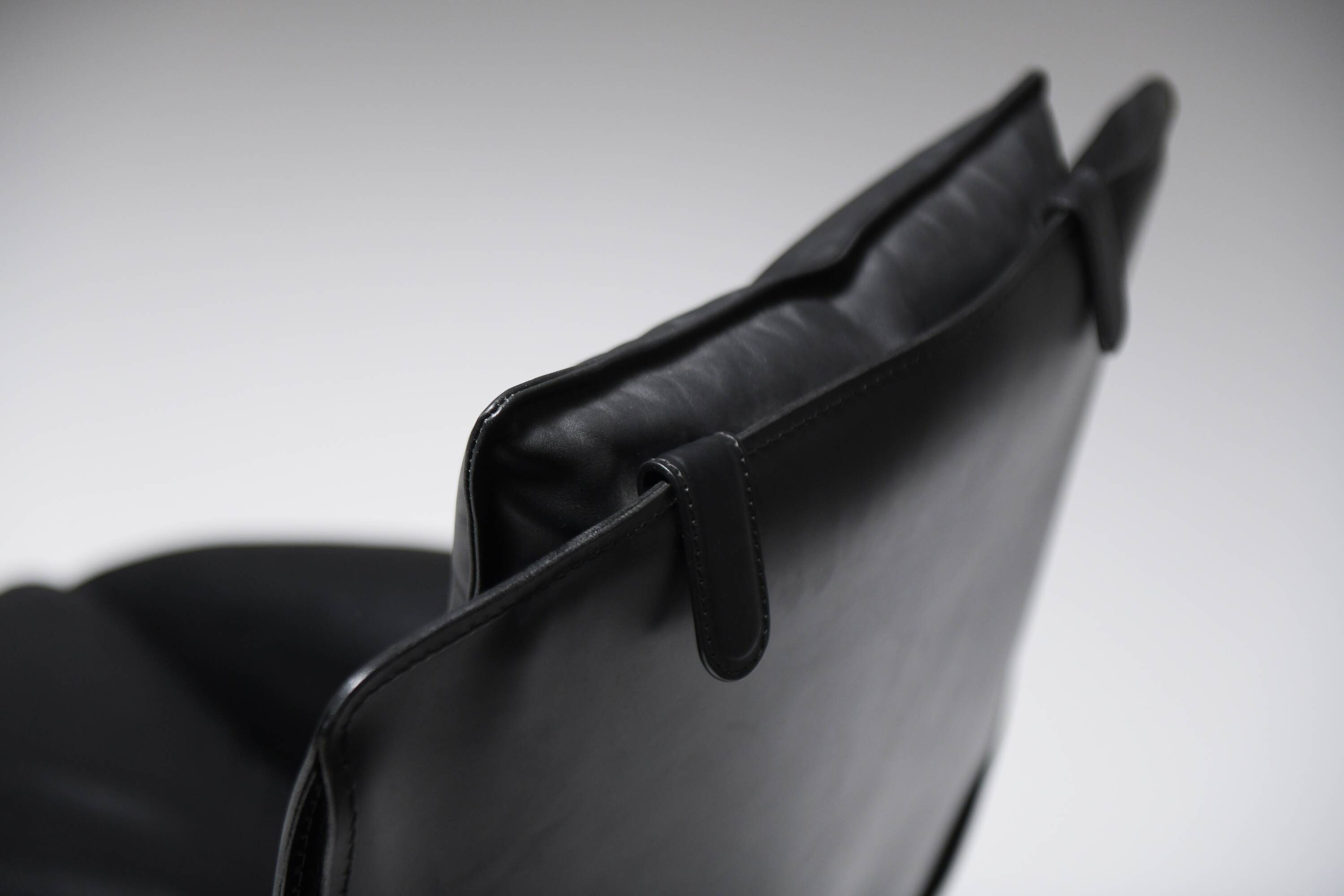 Black leather Cab 423 by Mario Bellini for Cassina