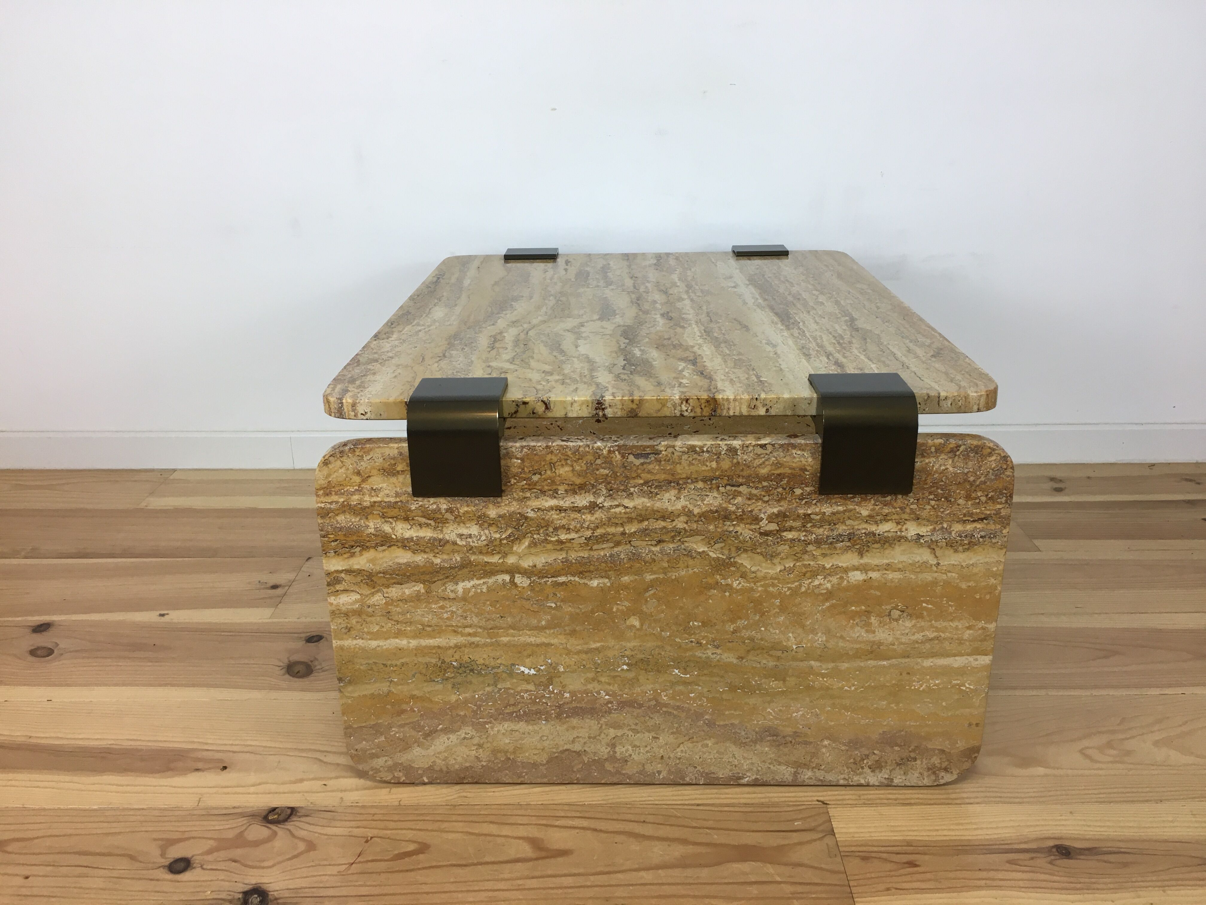 Yellow travertine coffee table, 70/80s