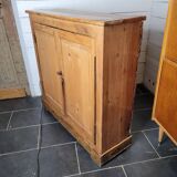 Old 2-door fir sideboard, 104×31cms