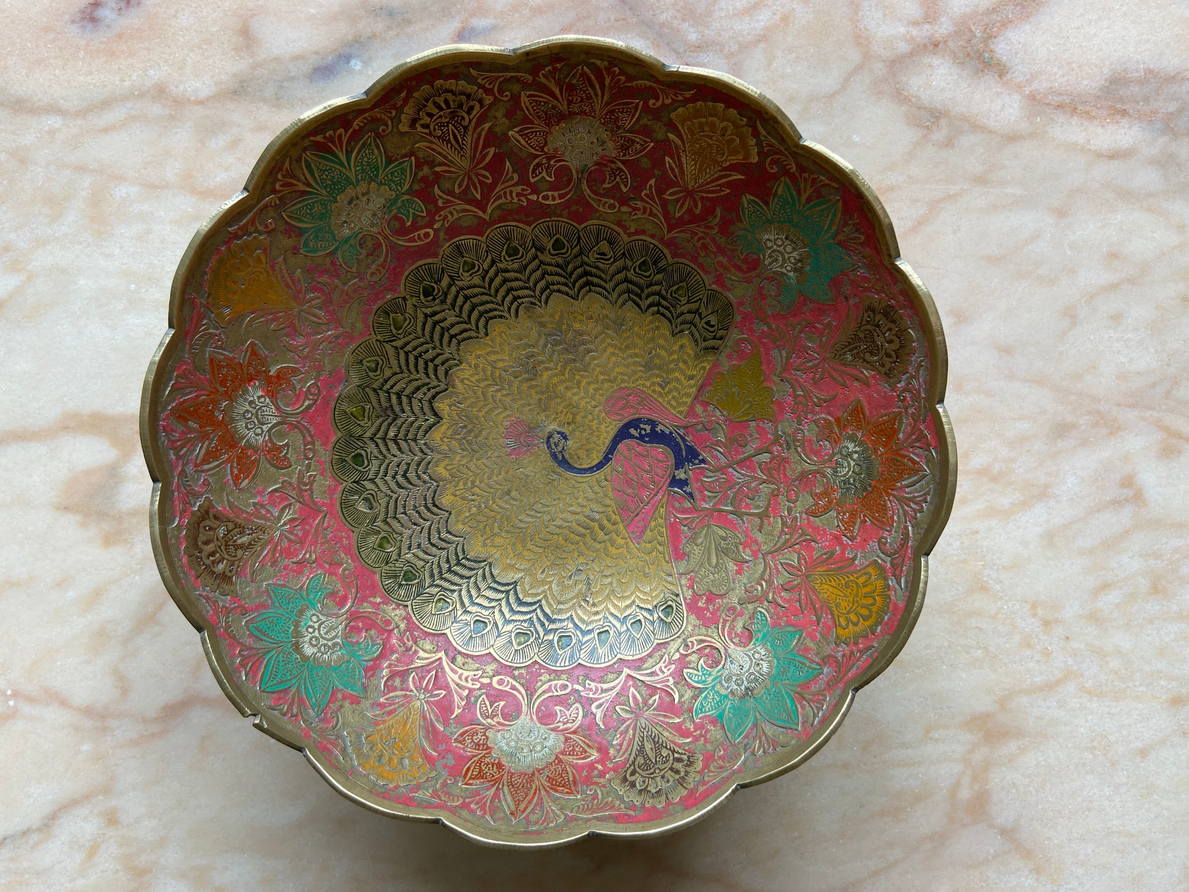 Trinket bowl in gilded brass