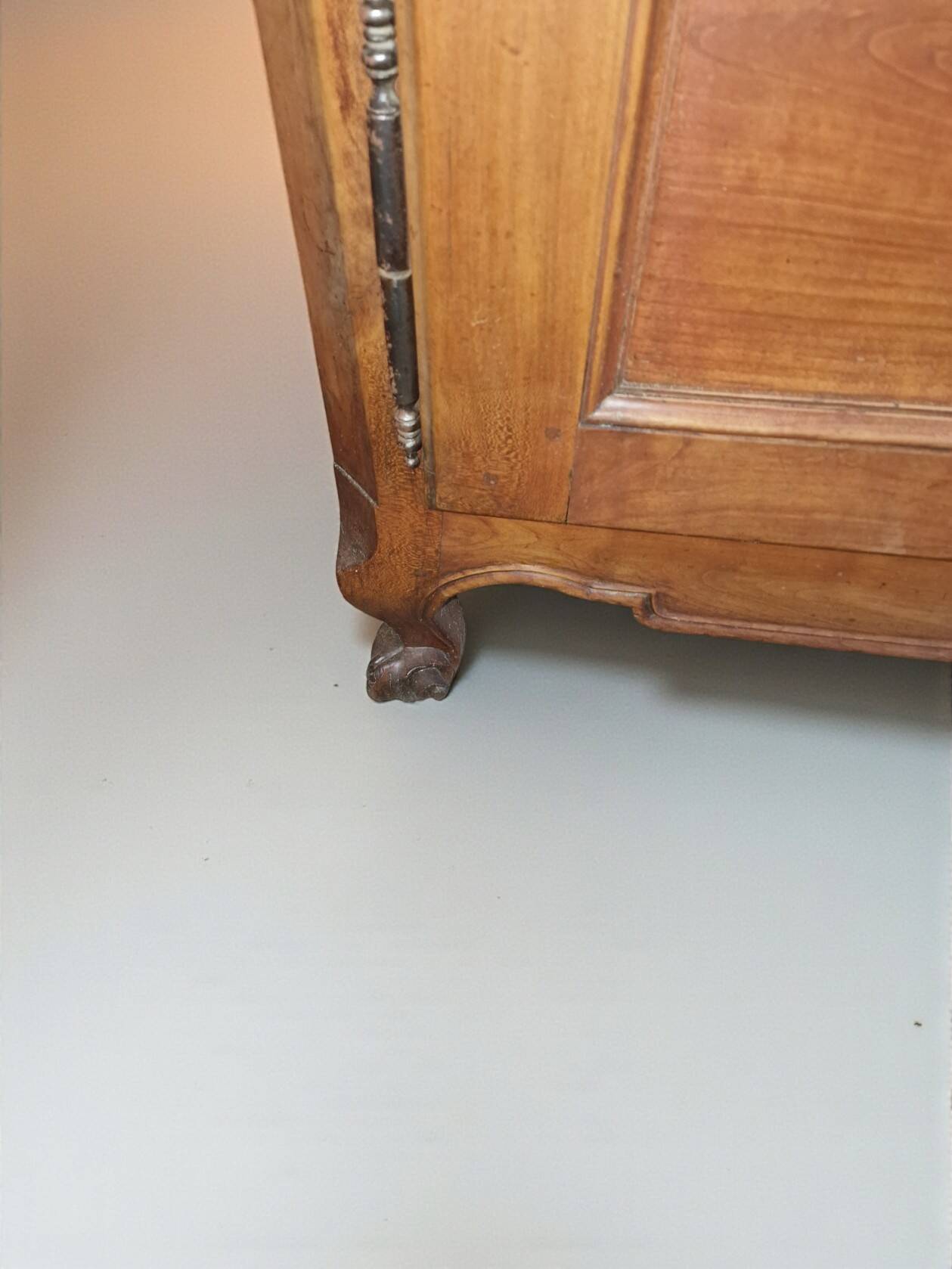 Cherrywood bassette with caramel patina