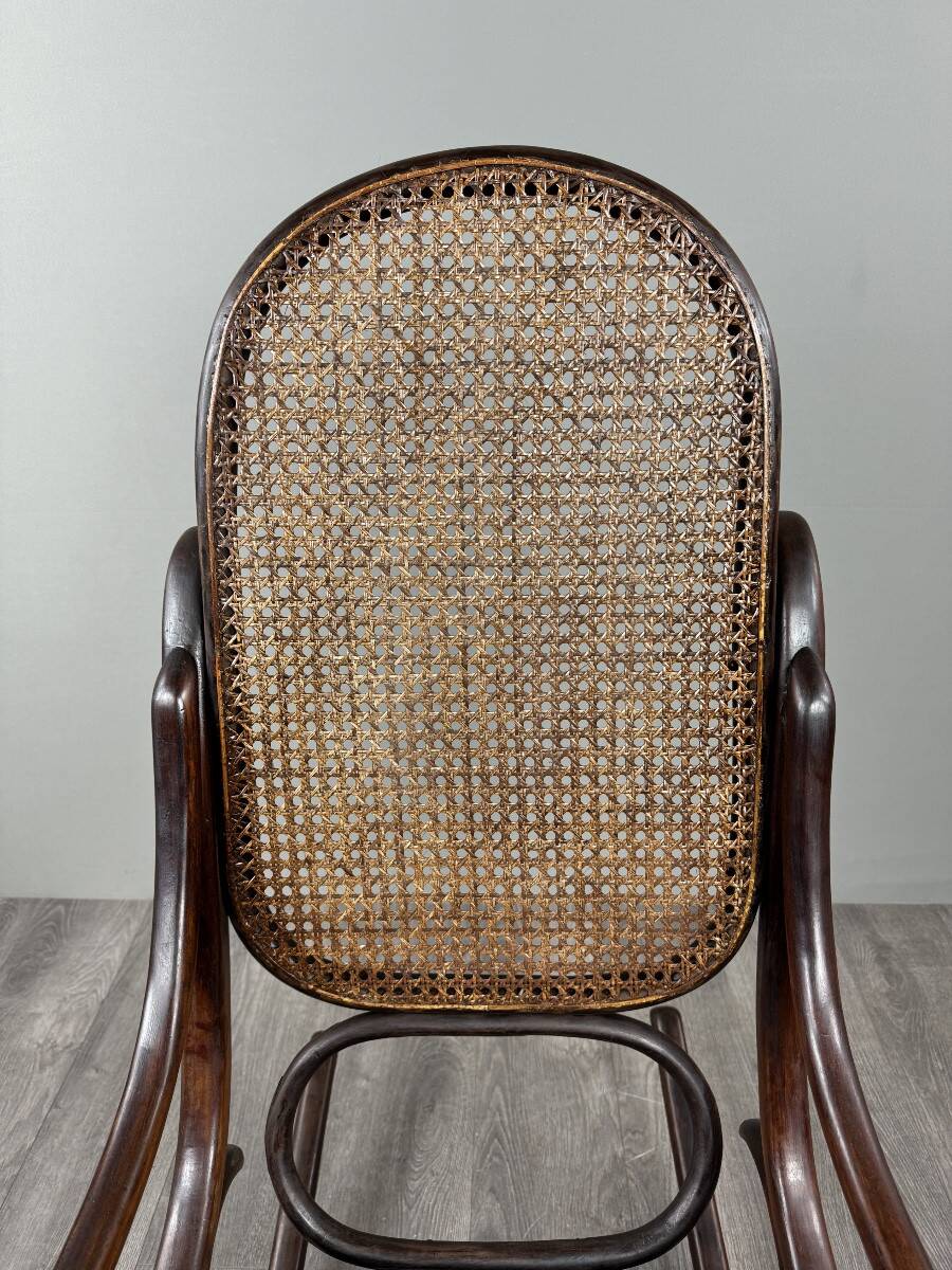 Curved wooden rocking chair in Thonet style, 20th century