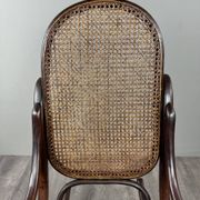 Fauteuil à bascule en bois courbé de style Thonet, XXe Siècle