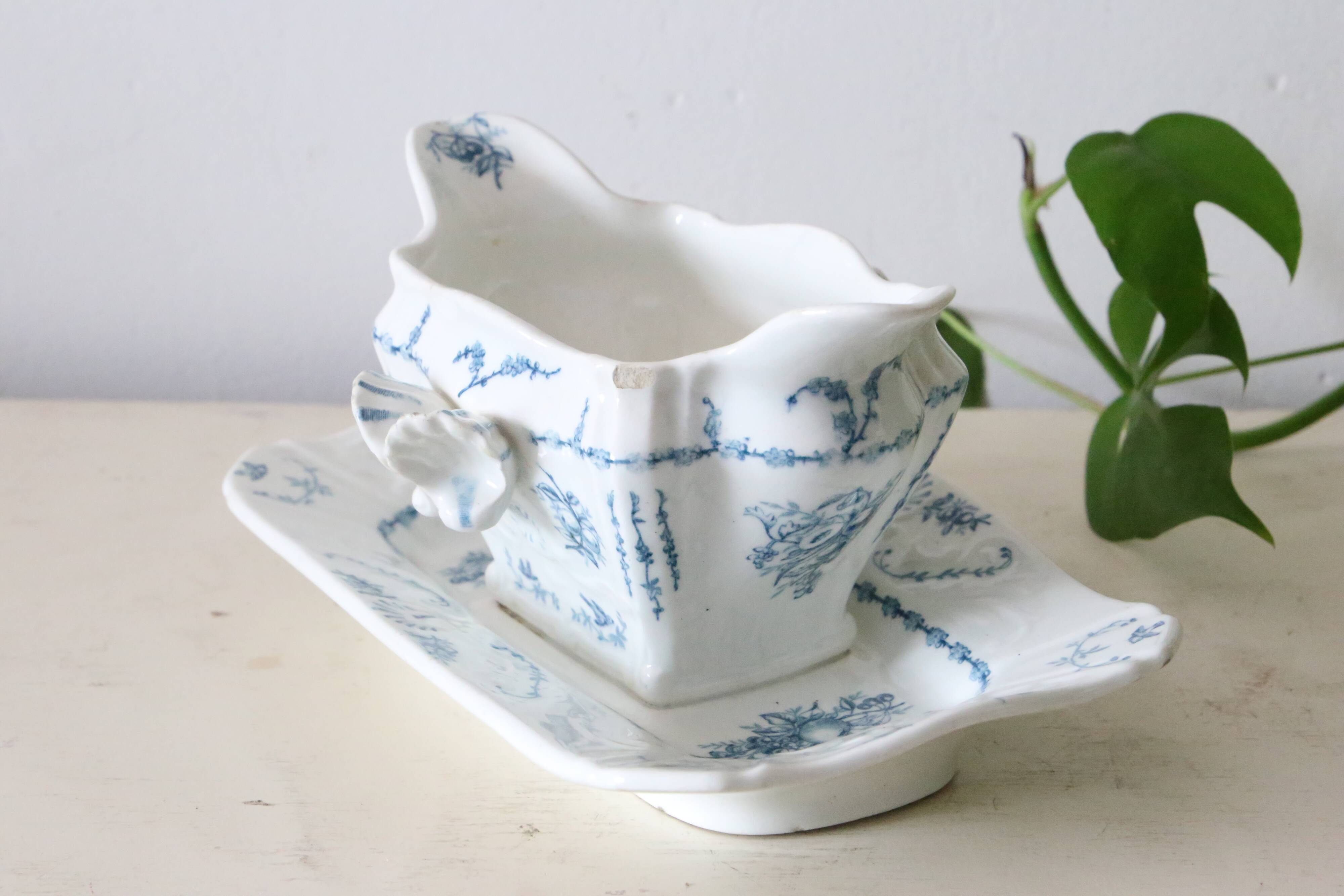 Pompadour ironstone sauceboat, Clairefontaine factory