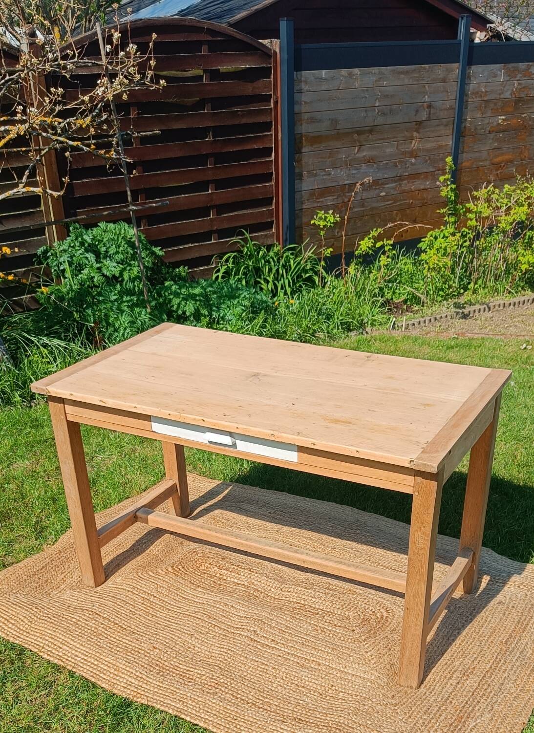 Old solid wood farmhouse table – chic country spirit