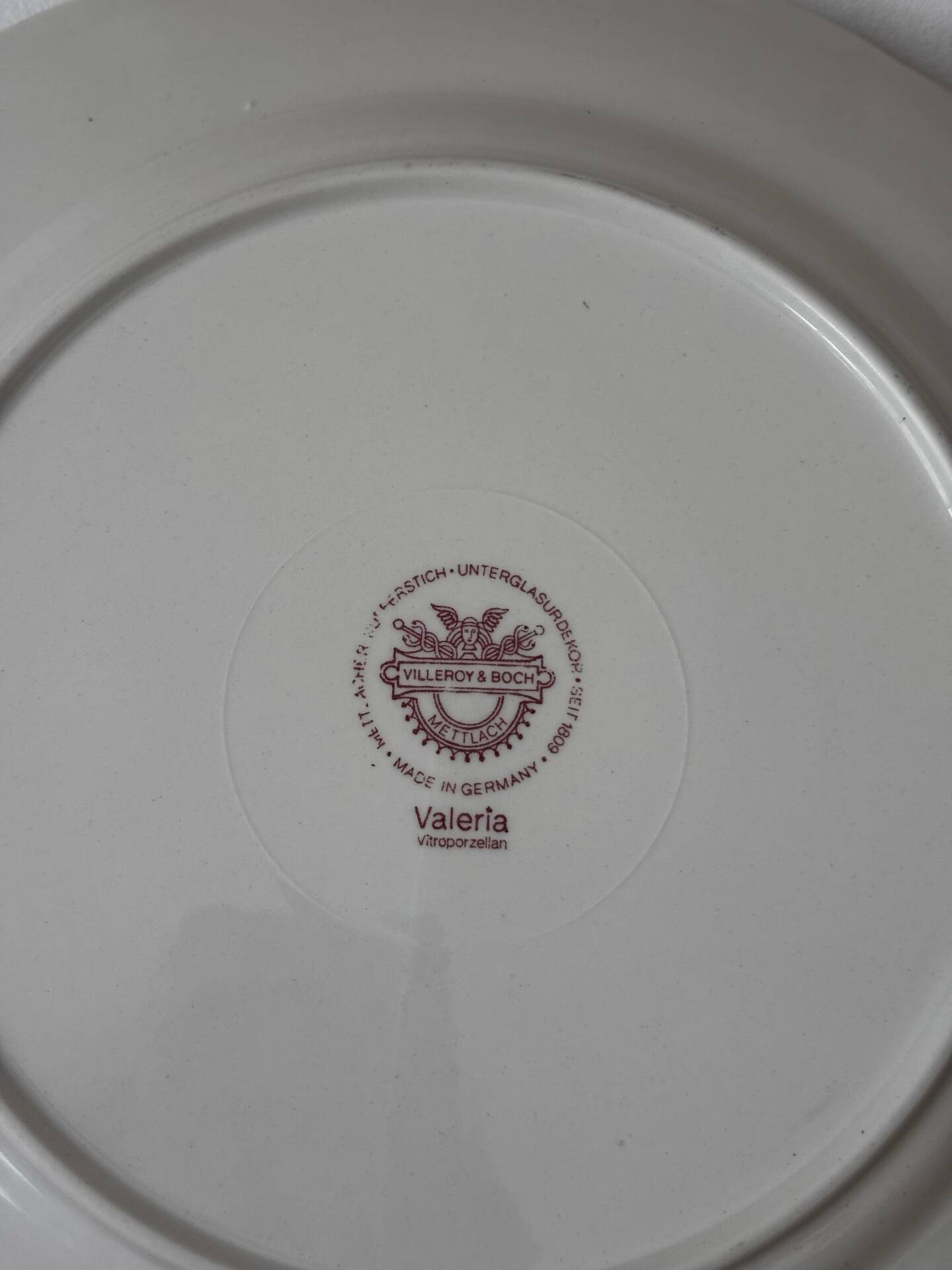Ensemble de 3 assiettes plates et une à dessert villeroy et boch