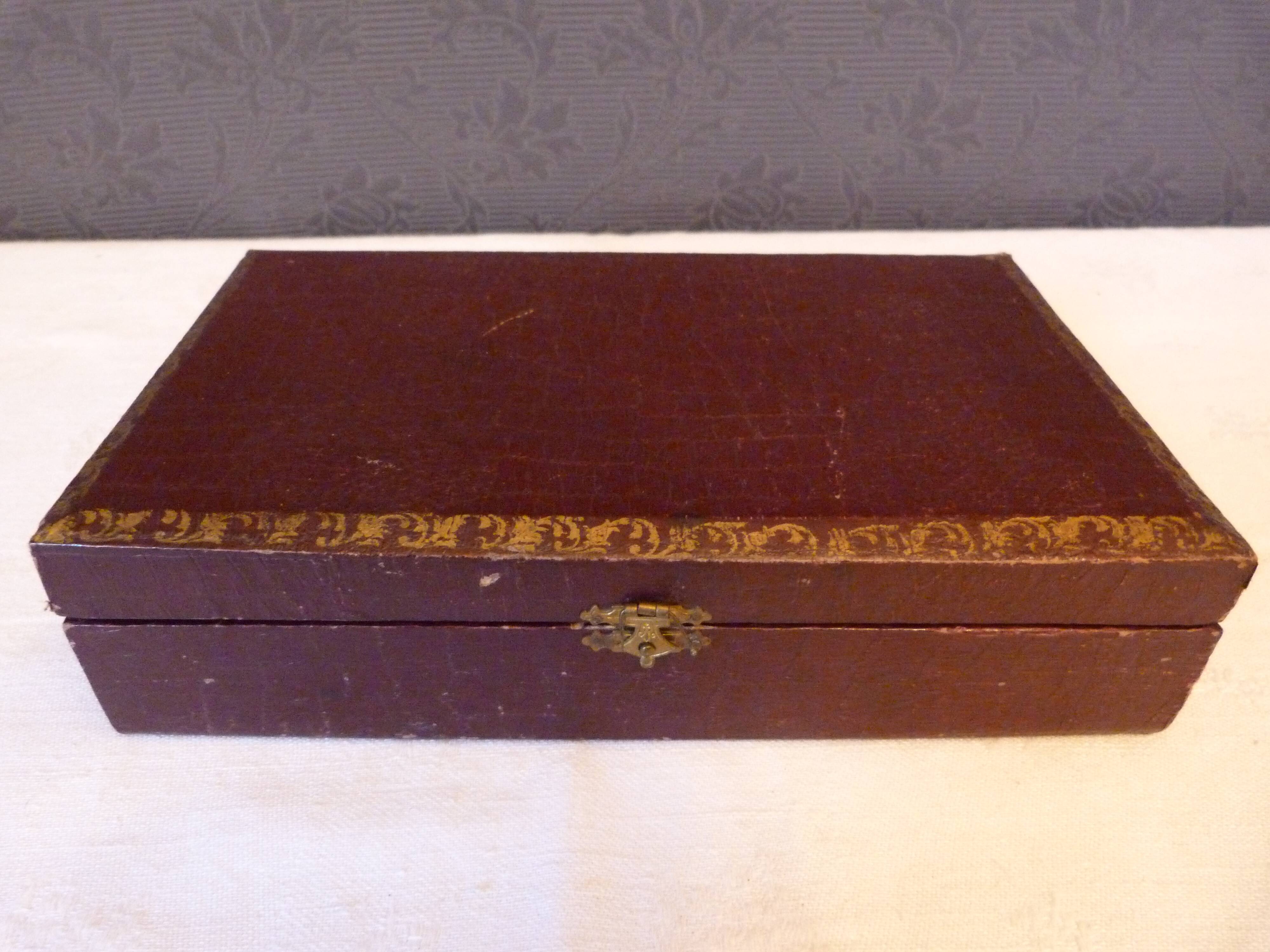 box of 6 spoons and 6 forks