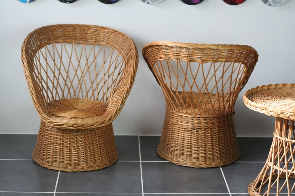 Set two armchairs and table from the 70