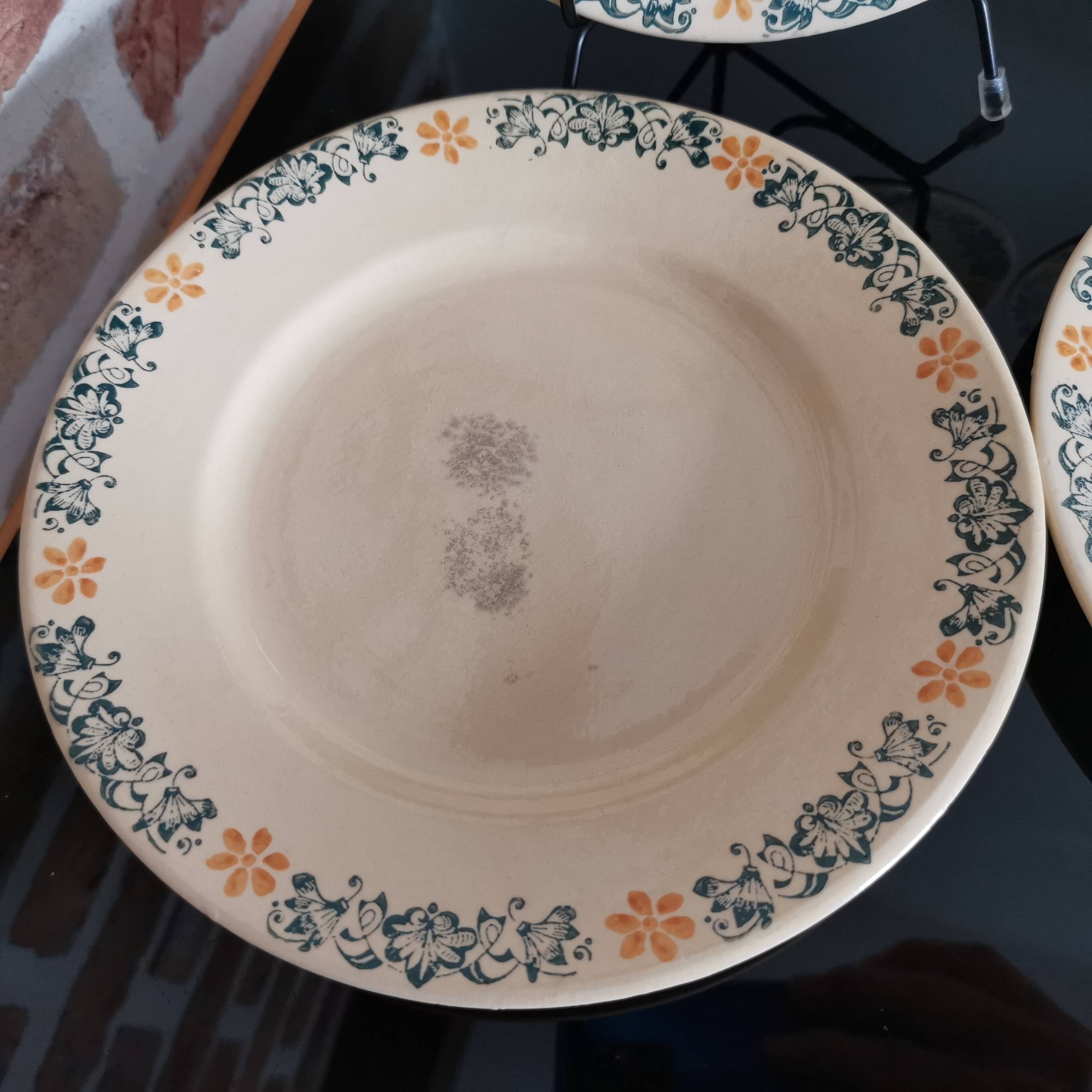 Set of 8 Moulin des Loups dessert plates