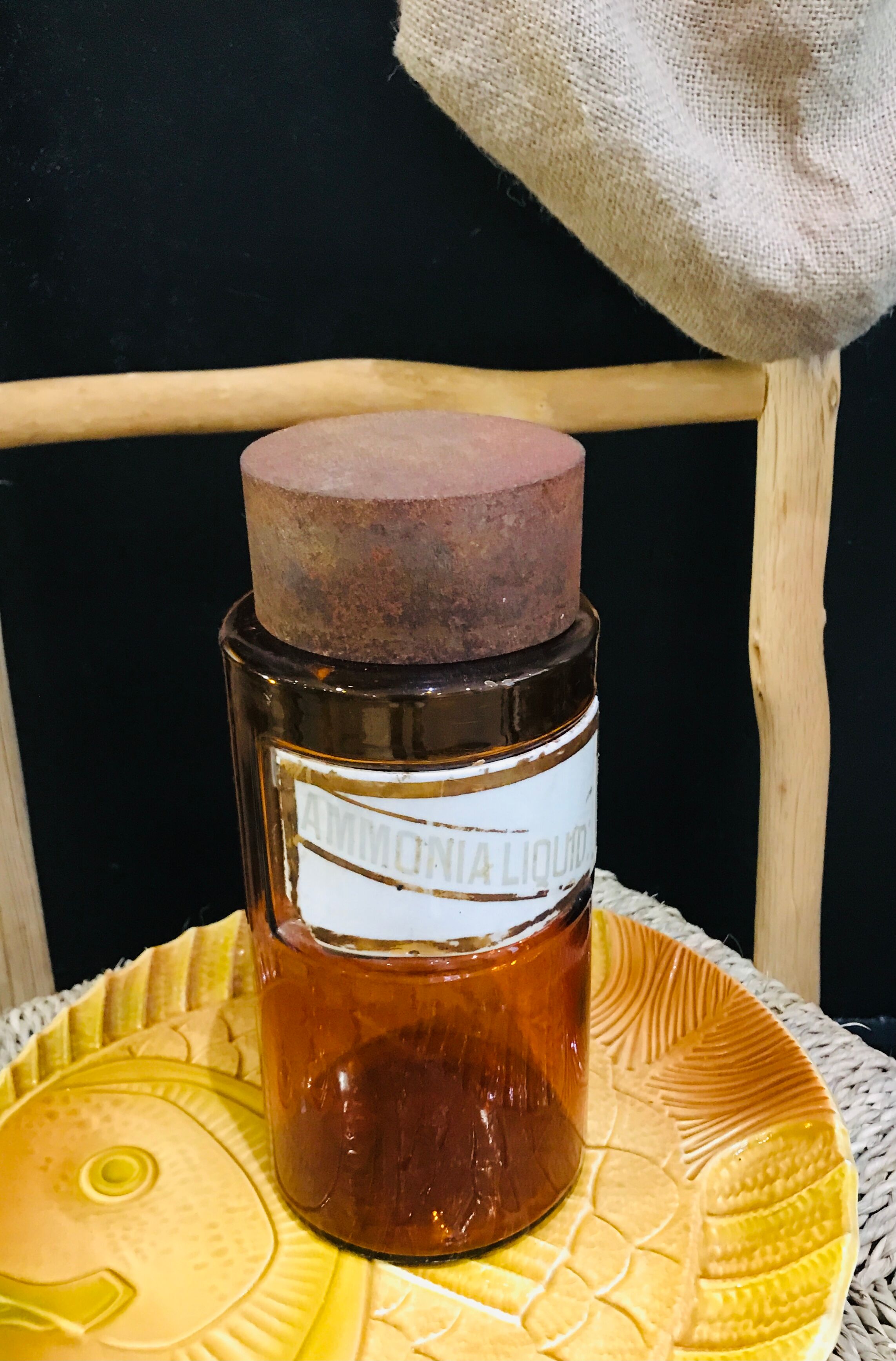 Apothecary pot amber glass 19th AMMONIA porcelain label