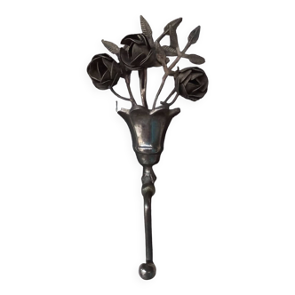 Old metal hook "old roses"