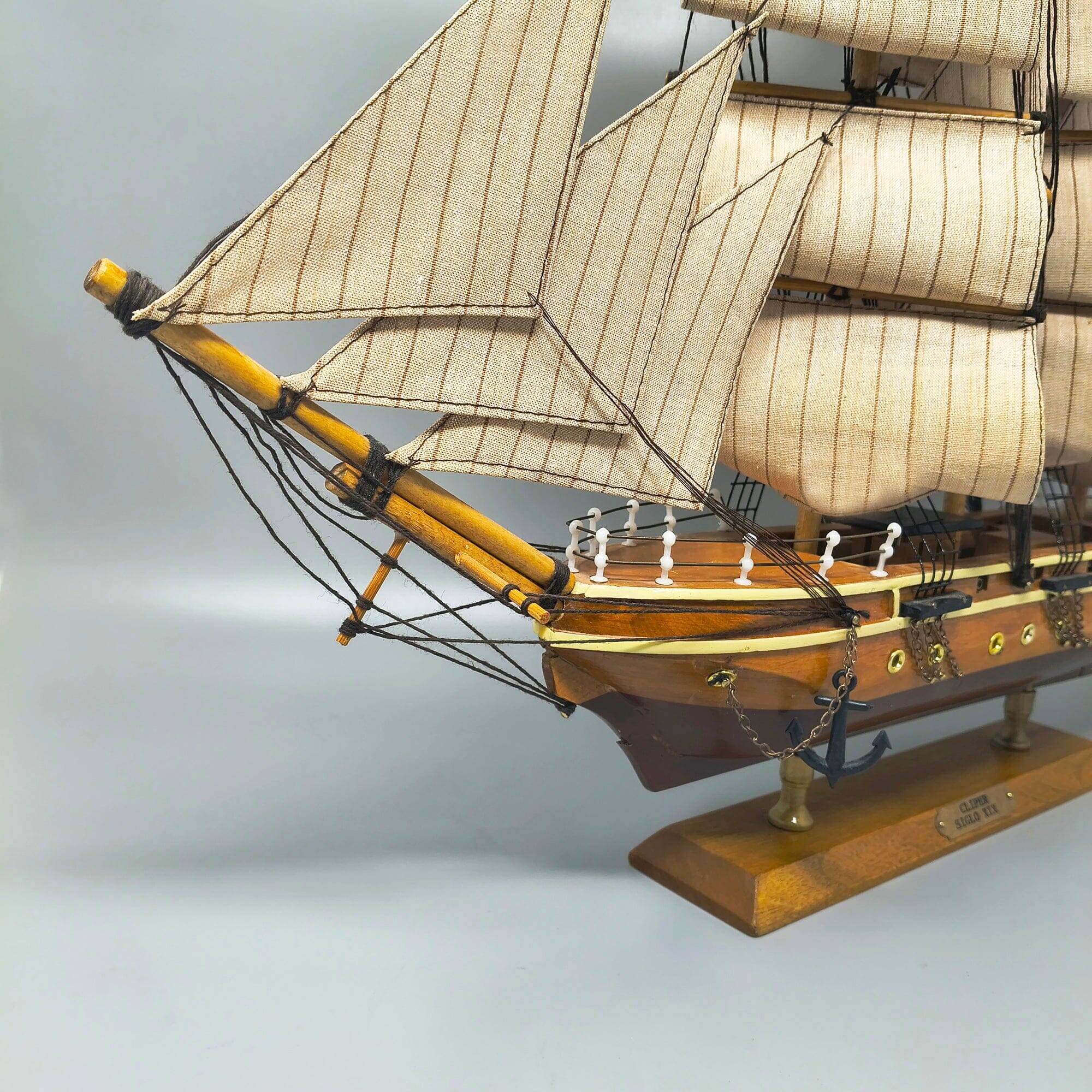 Bateau modèle Astonishing Cliper du XIXe siècle des années 1970. Fait main. Fabriqué en Angleterre.