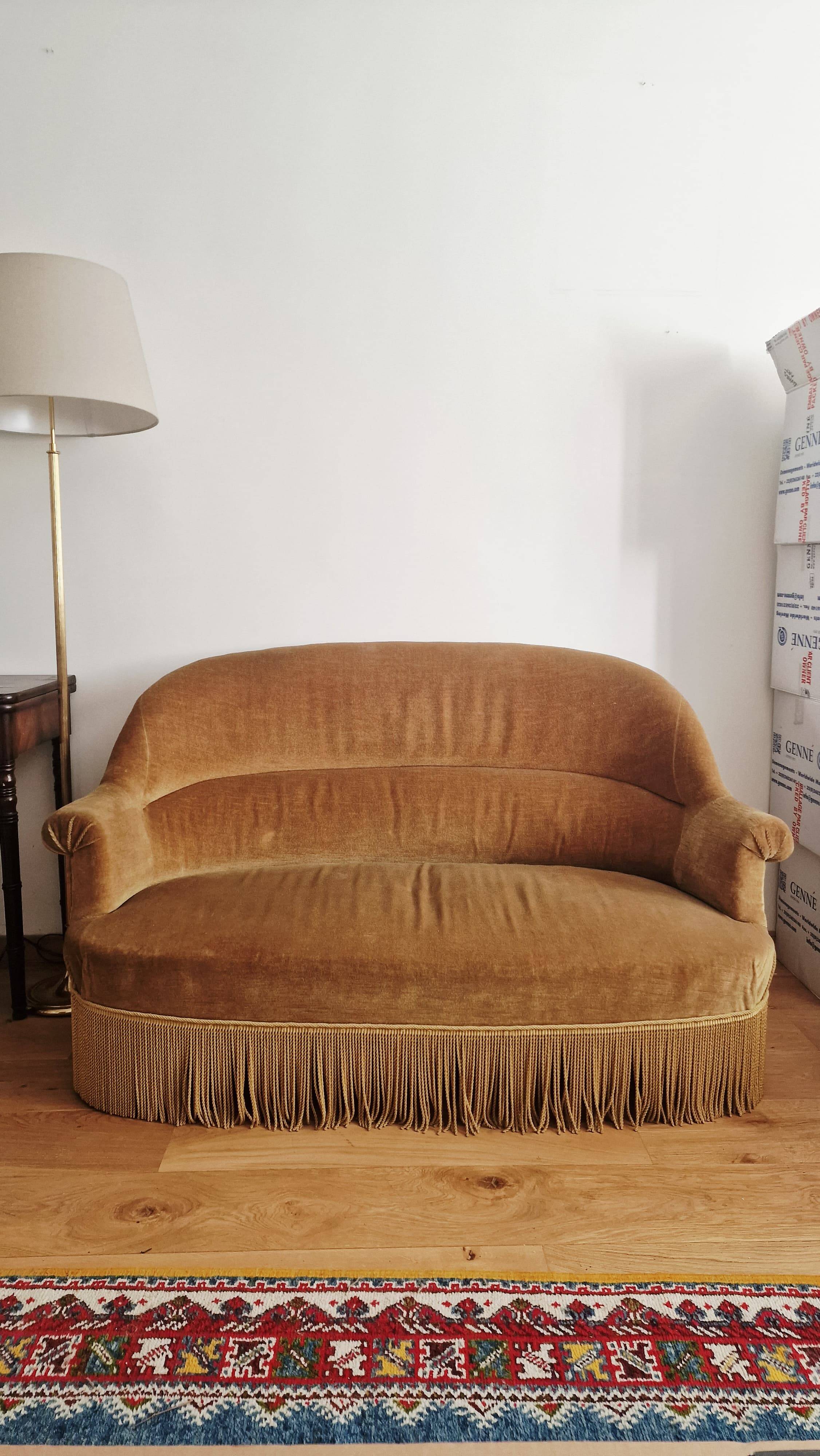 Complete toadstool lounge