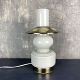 Lampe de table en verre opale et laiton plaqué, milieu du siècle, années 1960