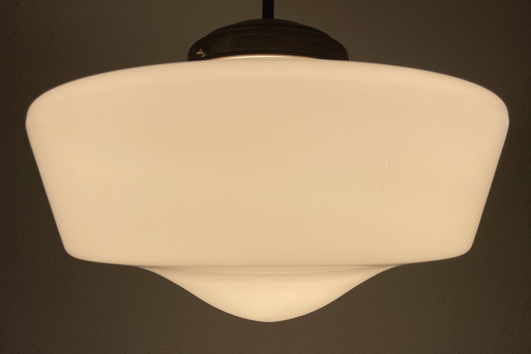 Suspension opale blanche par Gispen