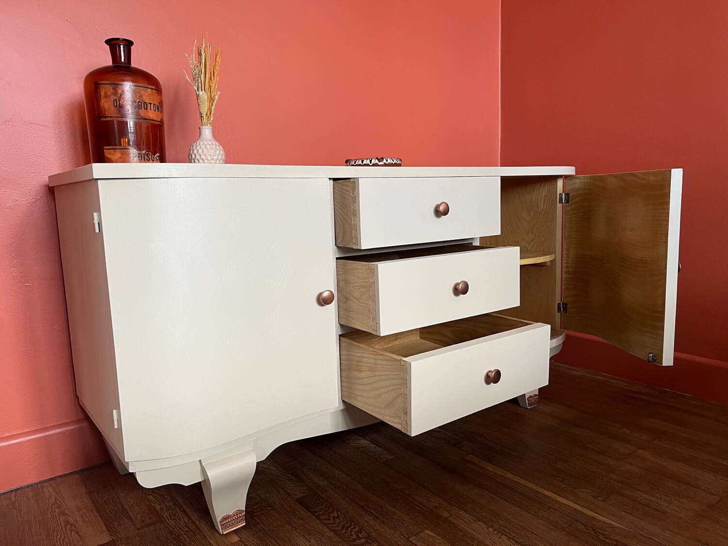 Antique chest of drawers / dressing table refurbished