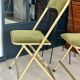 Paire de chaises pliantes velours vert olive