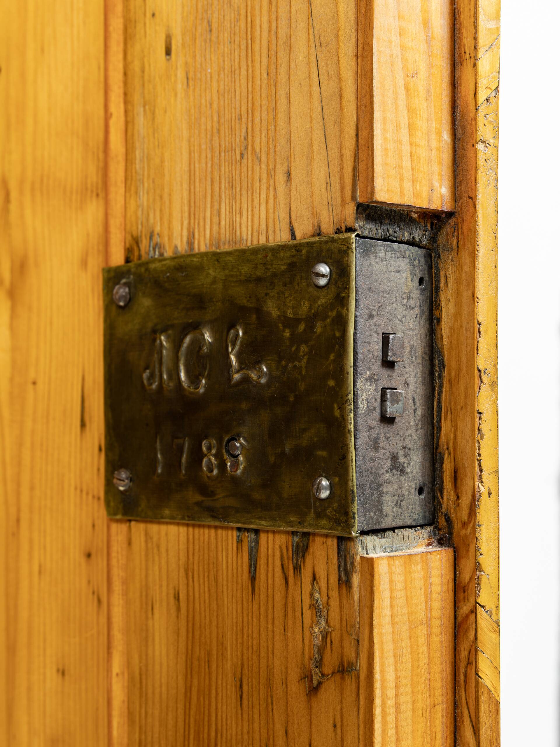 18th-century baroque wardrobe in ash - Elbląg