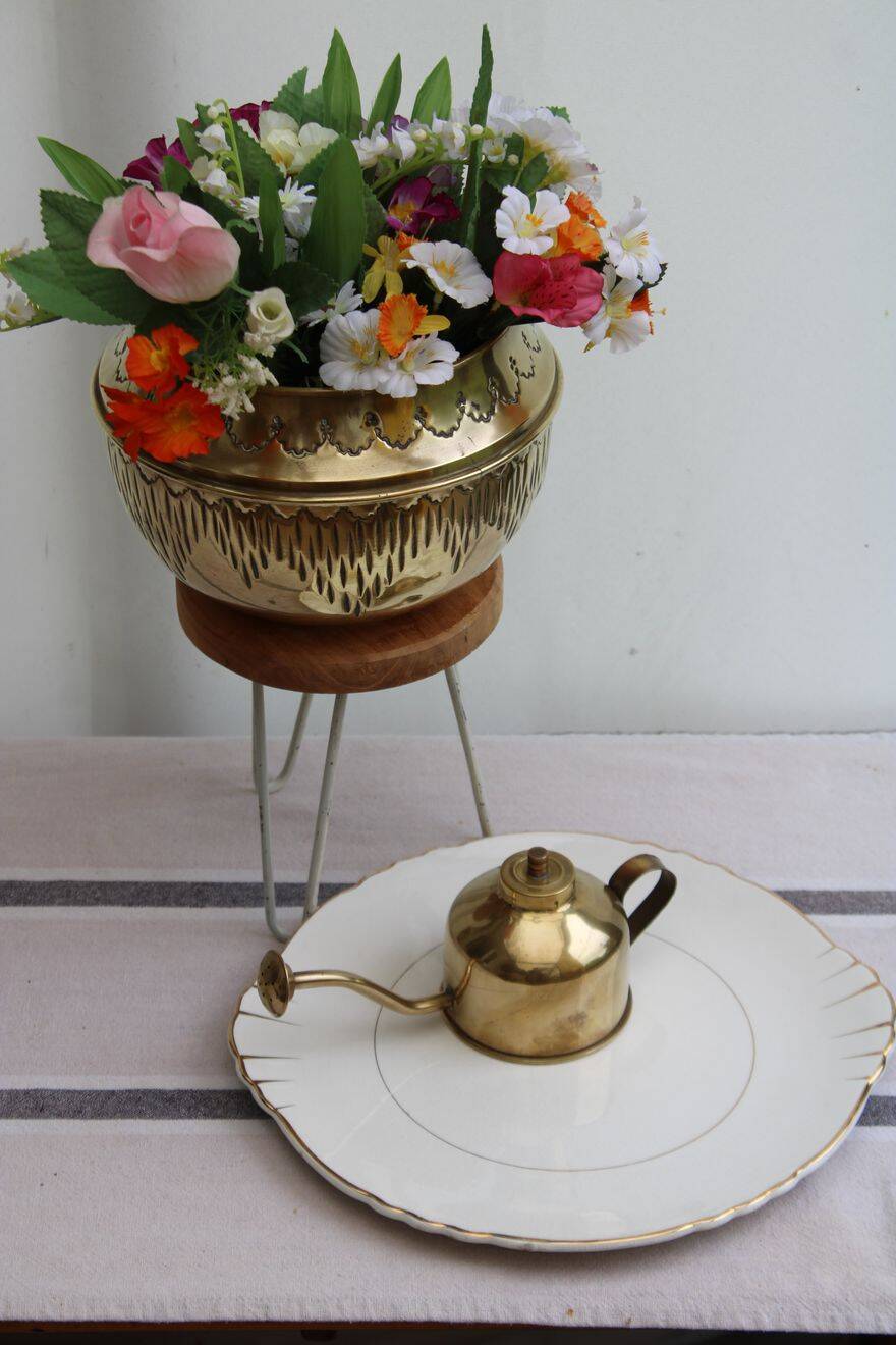 Golden brass cache-pot