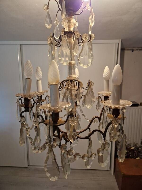 Brass chandelier with glass shaft, crystal tassel plates and daggers - 6 lights