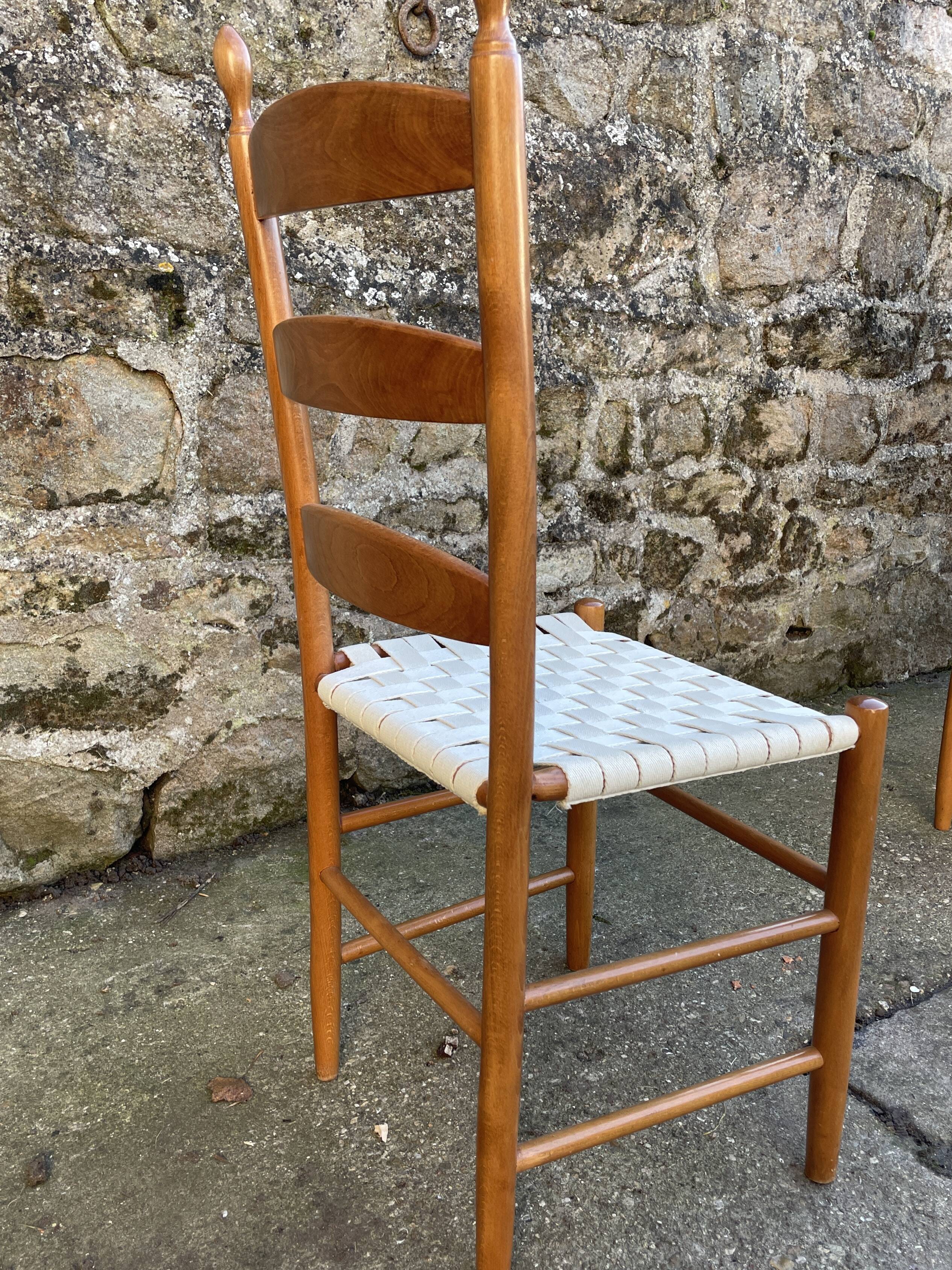 Set de 4 chaises dossier échelonné et assise tissée en coton blanc