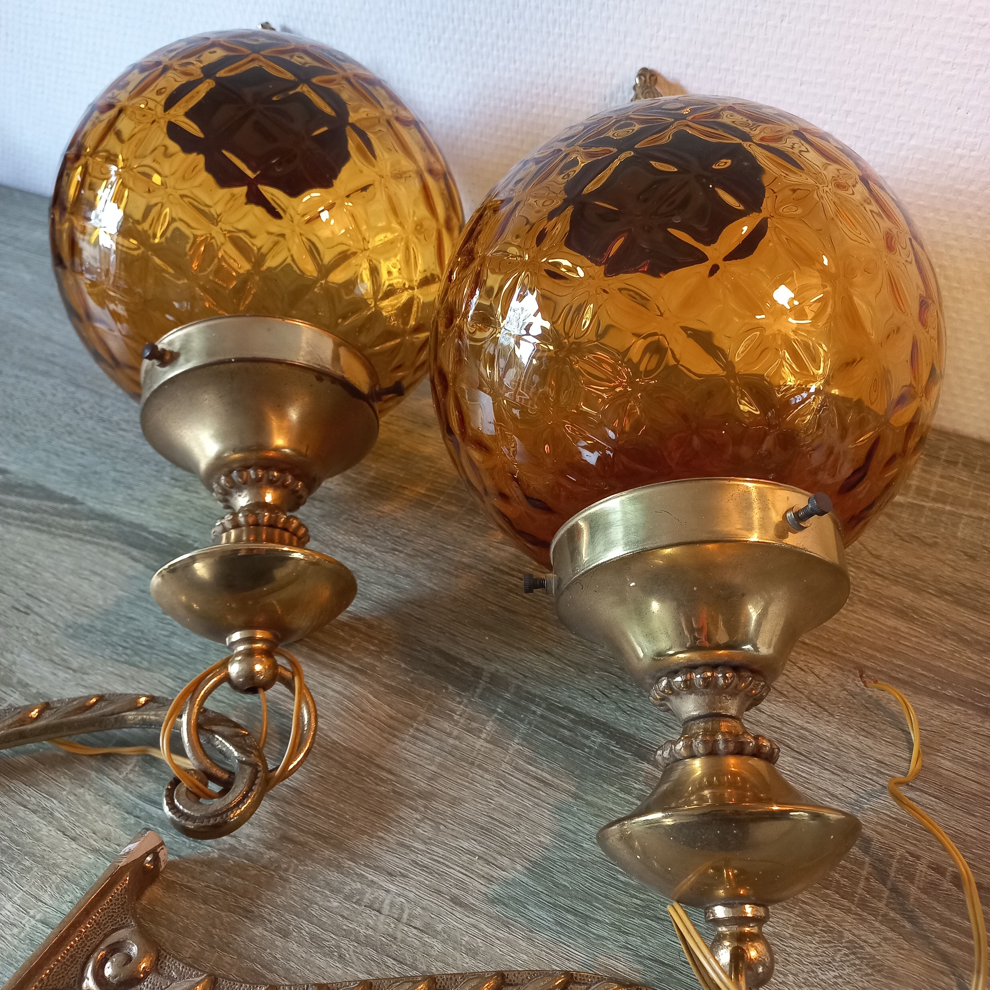 Set of 2 vintage wall lights