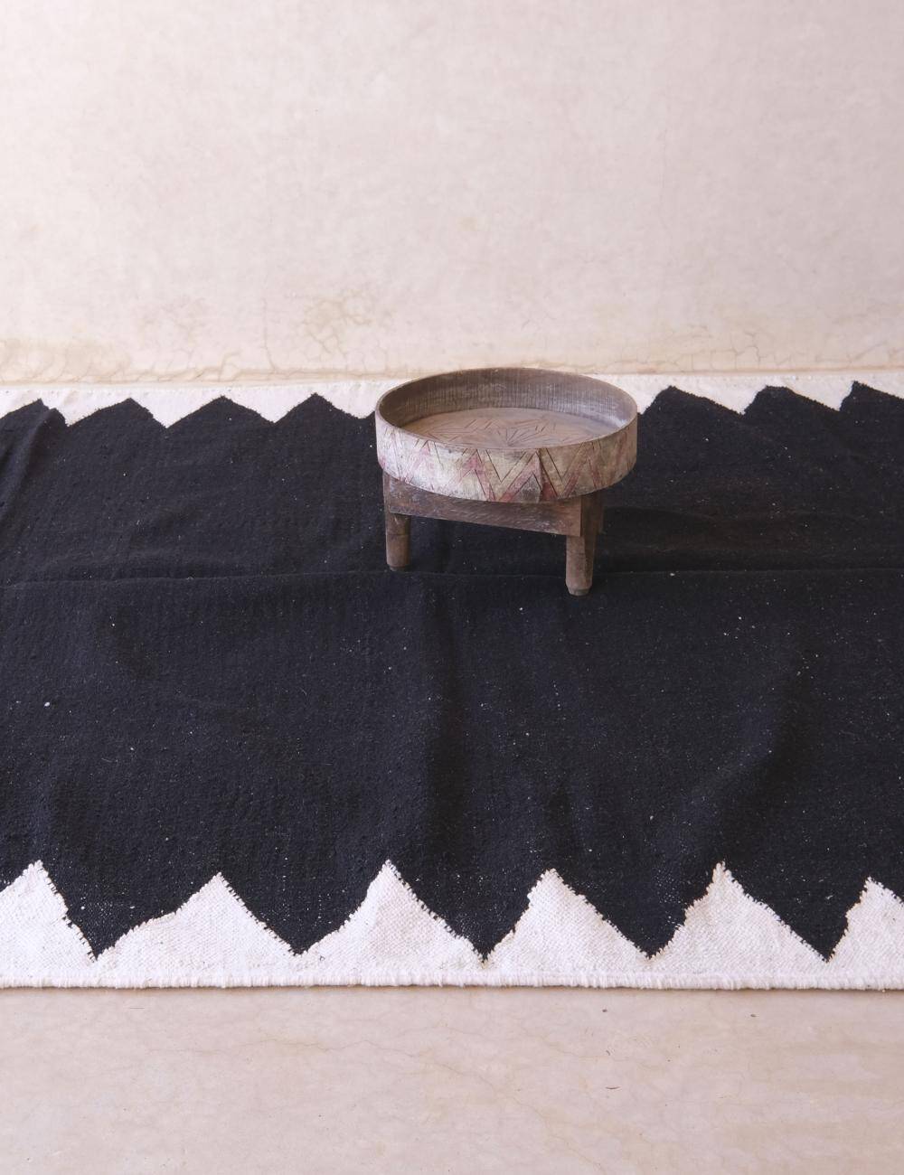 Black Kilim Rug - 305 x 215 cm