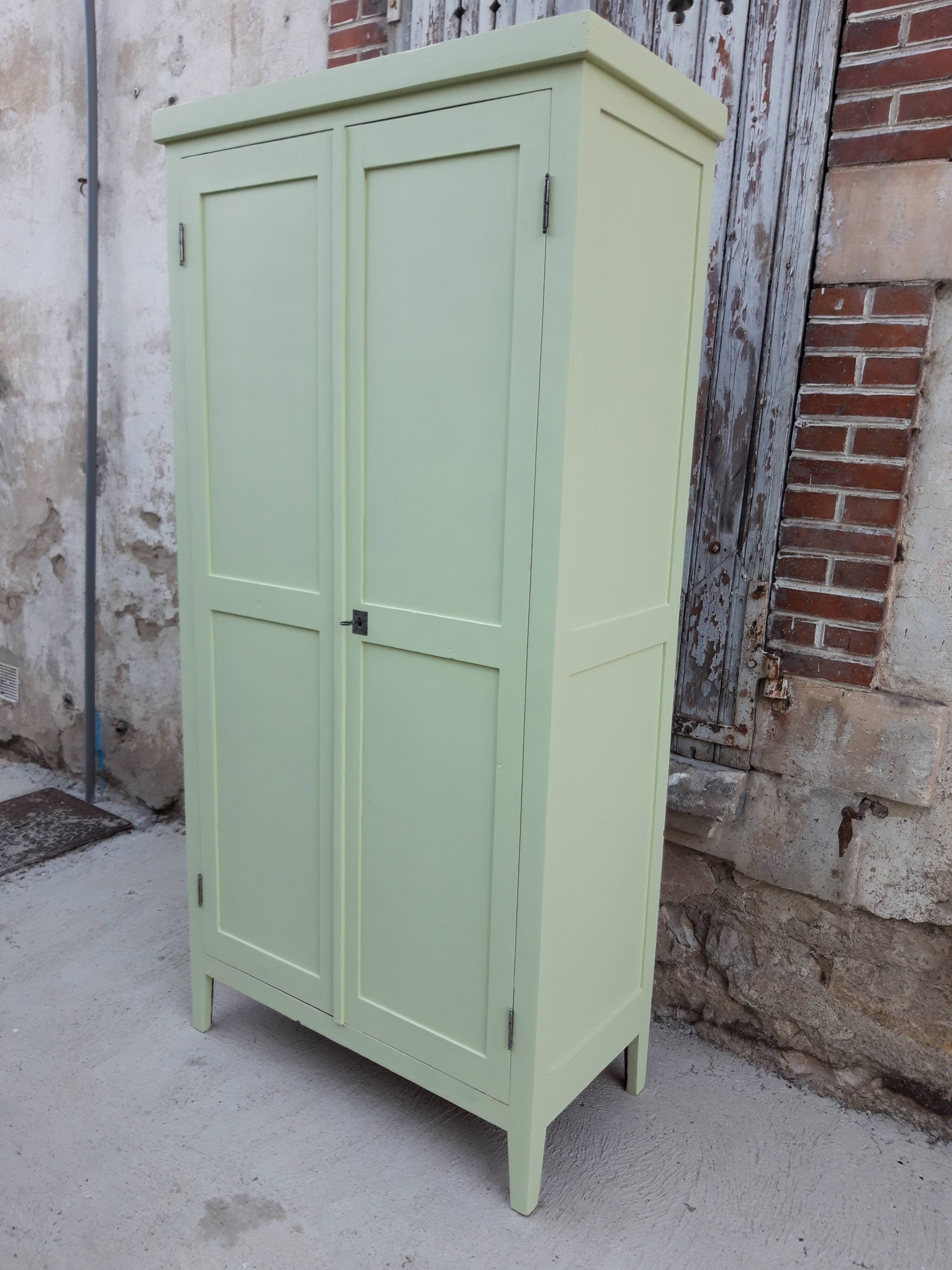 Parisian wardrobe year 50