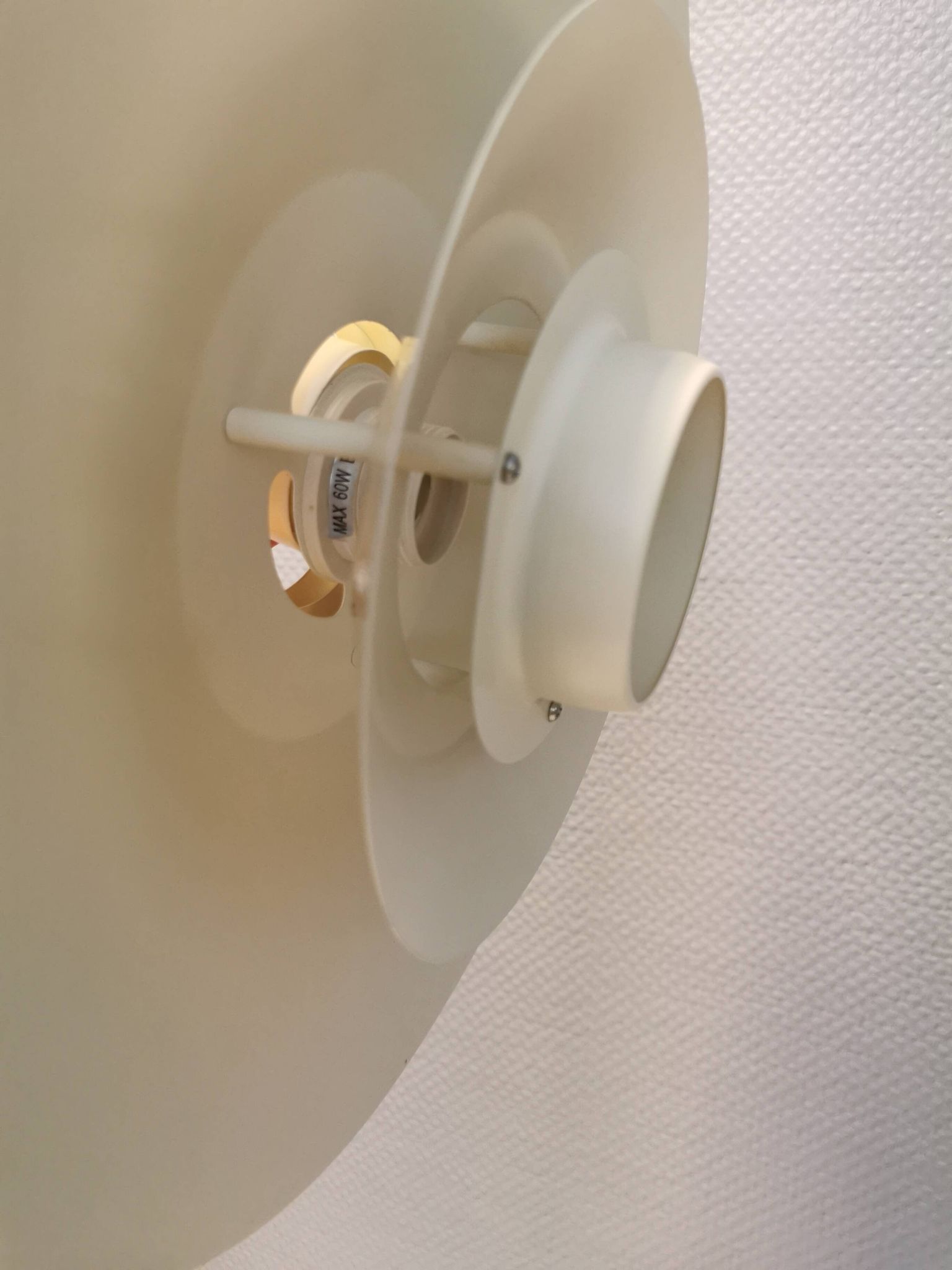 Danish Hanging lamp in white lacquered metal (not shiny white more cracked white) 1980s