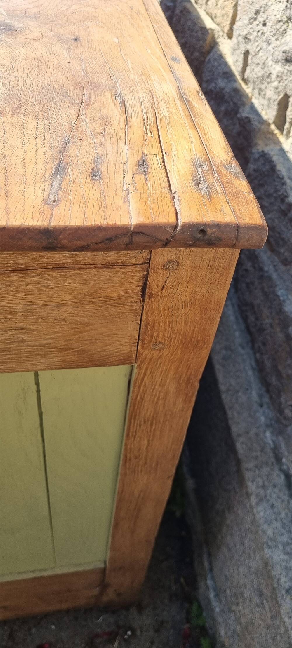 Low country sideboard, solid wood, stylized, late 18th century.