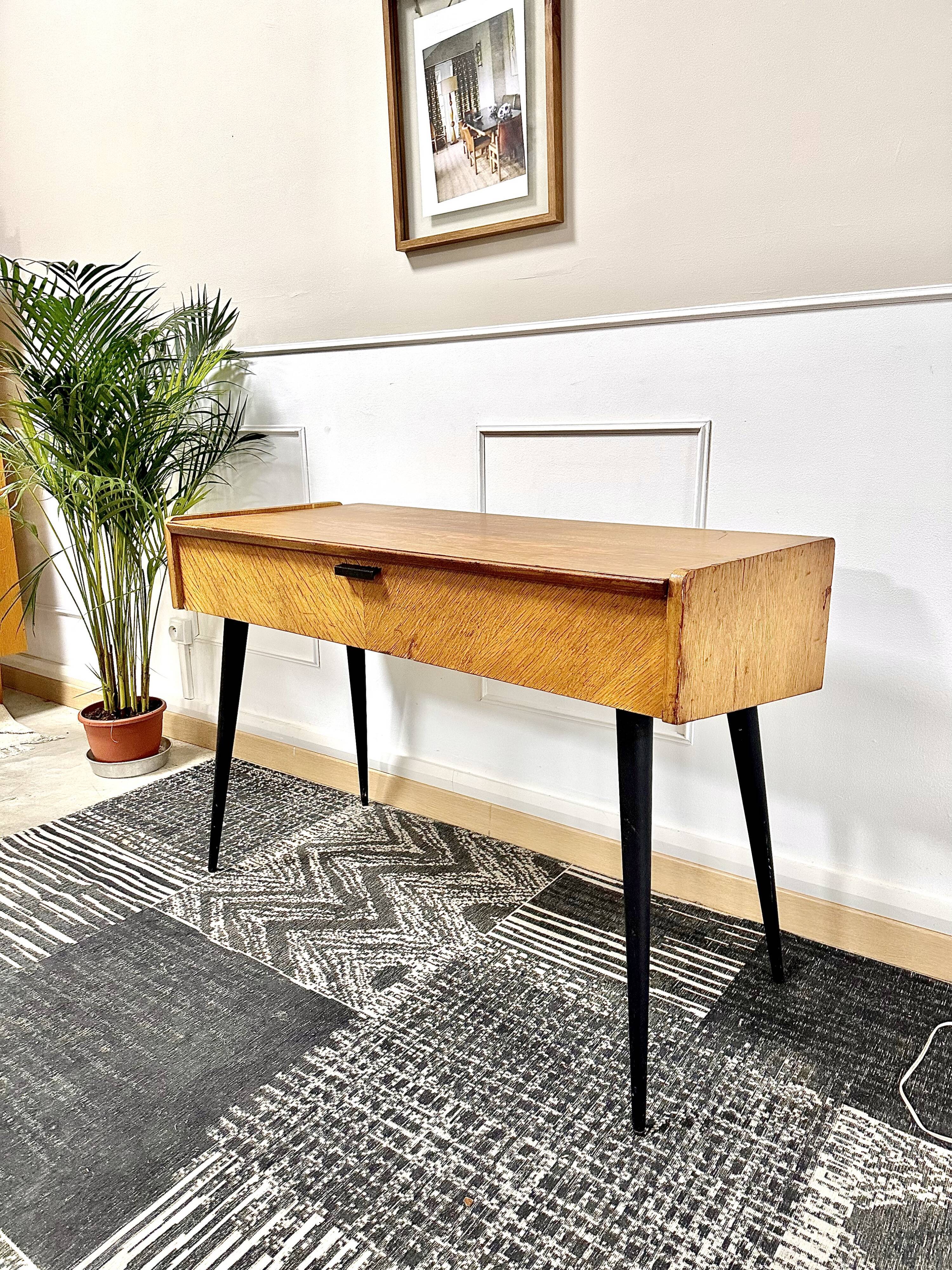 Scandinavian console