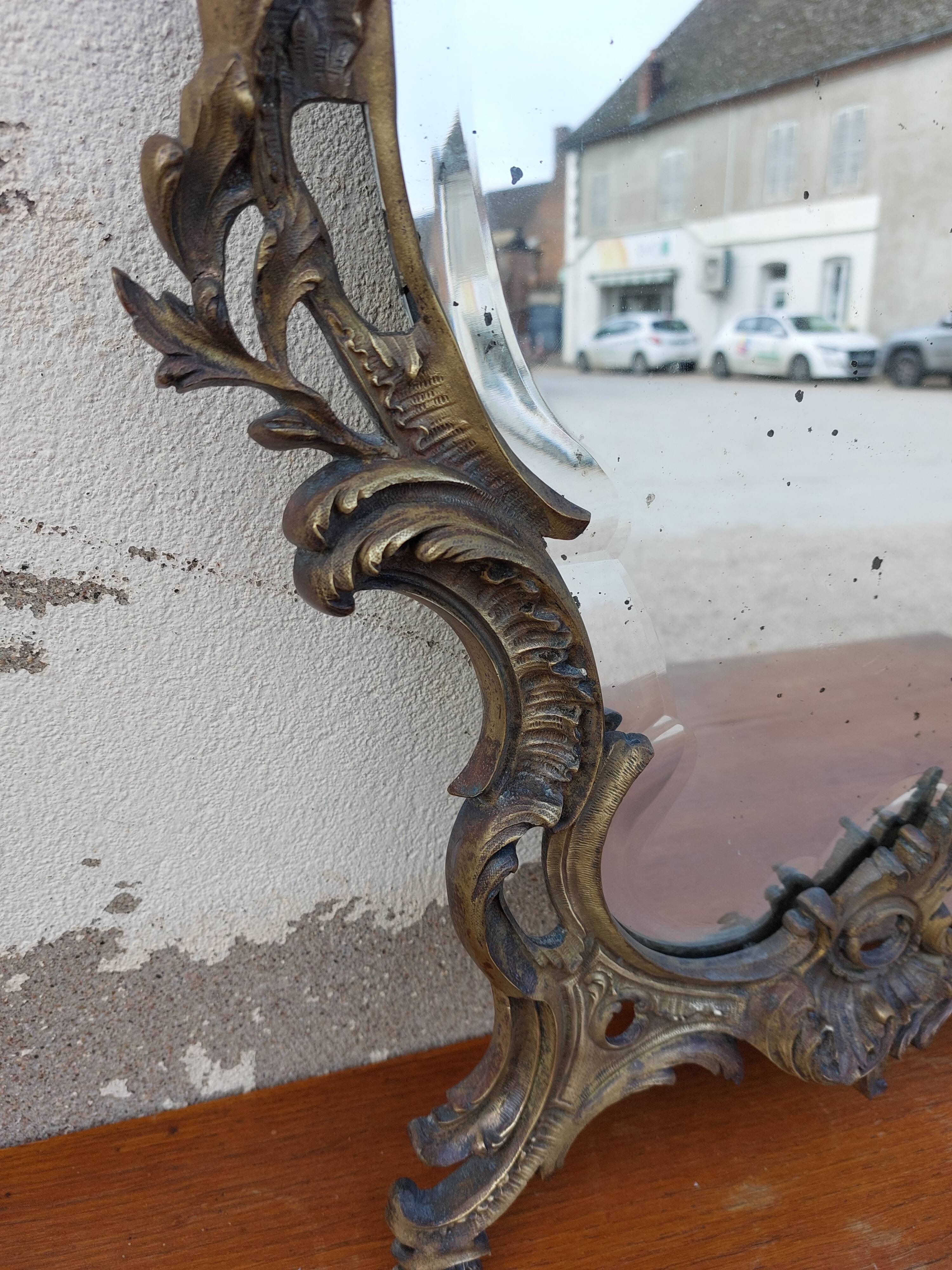 Miroir biseauté en bronze Louis XV 19ème
