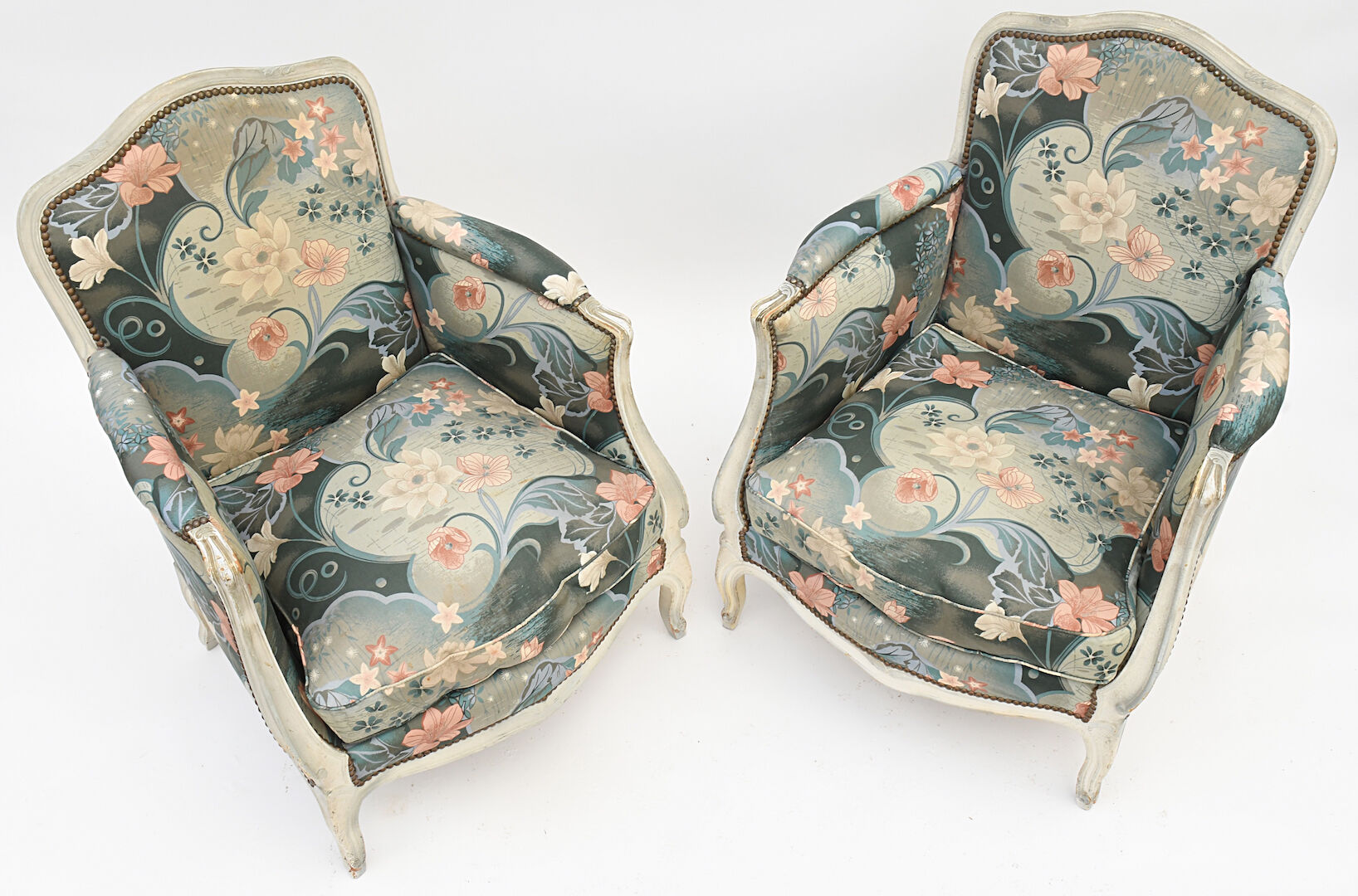 Pair of shepherdesses Louis XV style