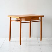 Table de chevet scandinave en hêtre des années 1960